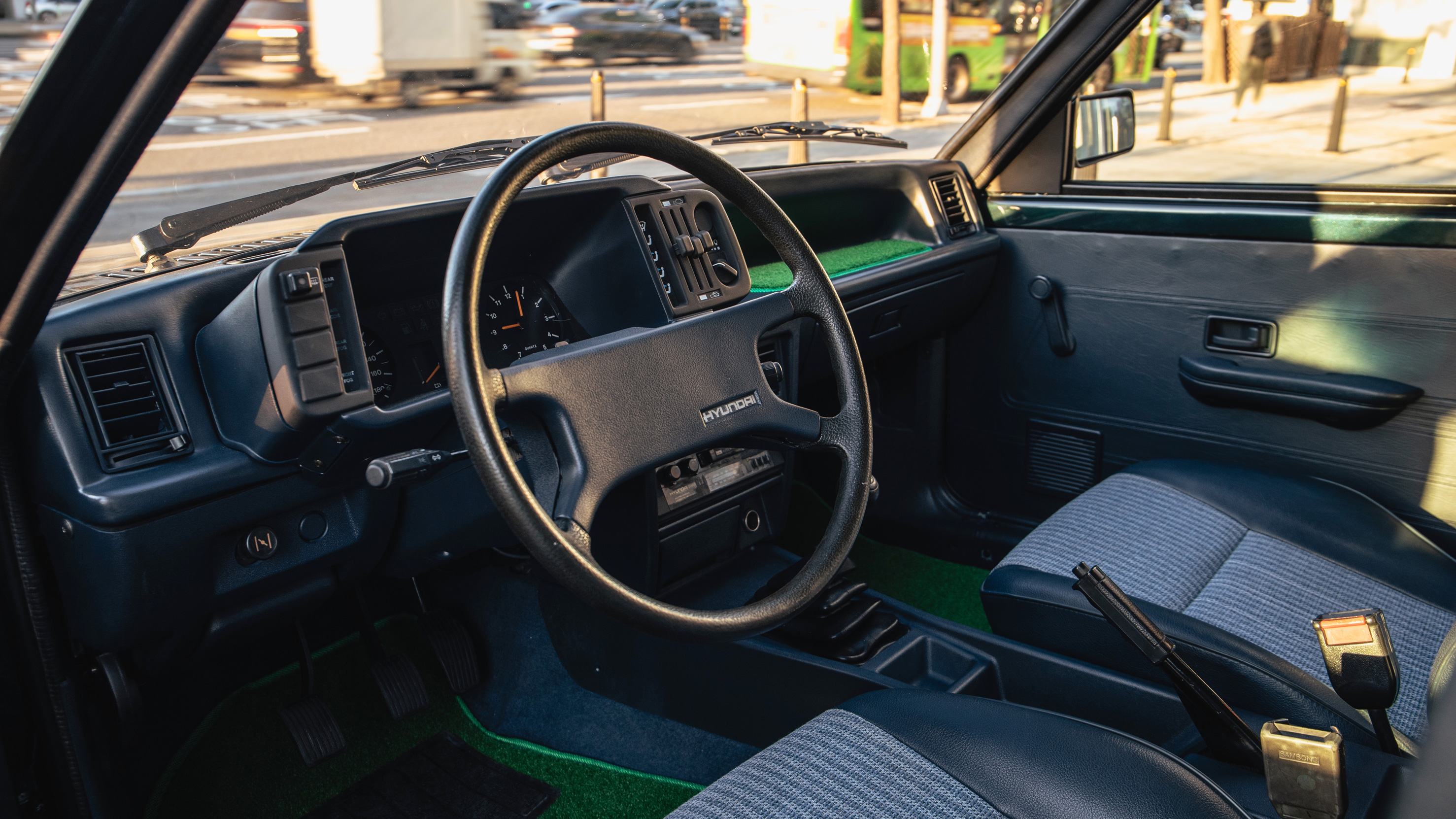 Hyundai Pony interior