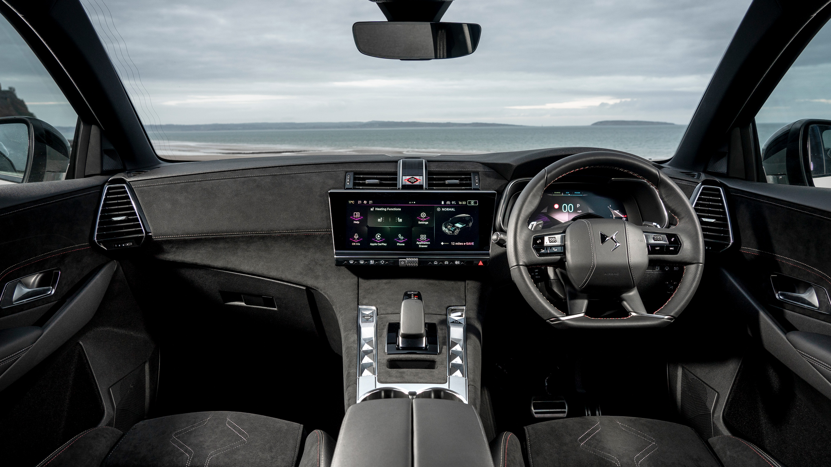 DS7 interior