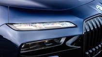 BMW i7 headlight