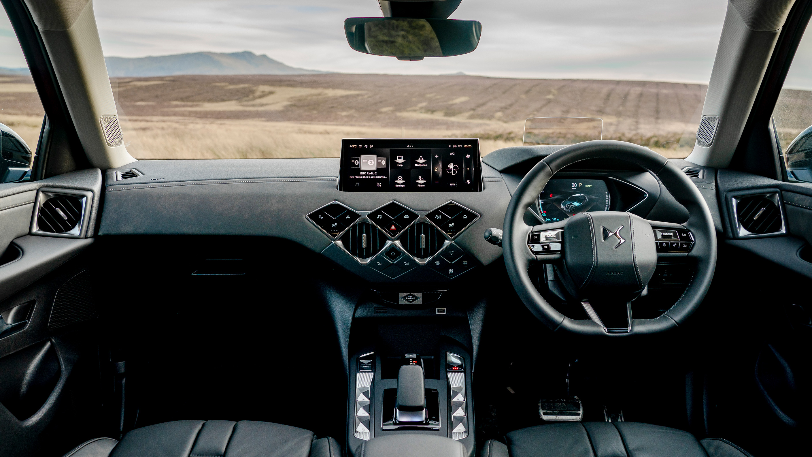 DS 3 E-Tense interior