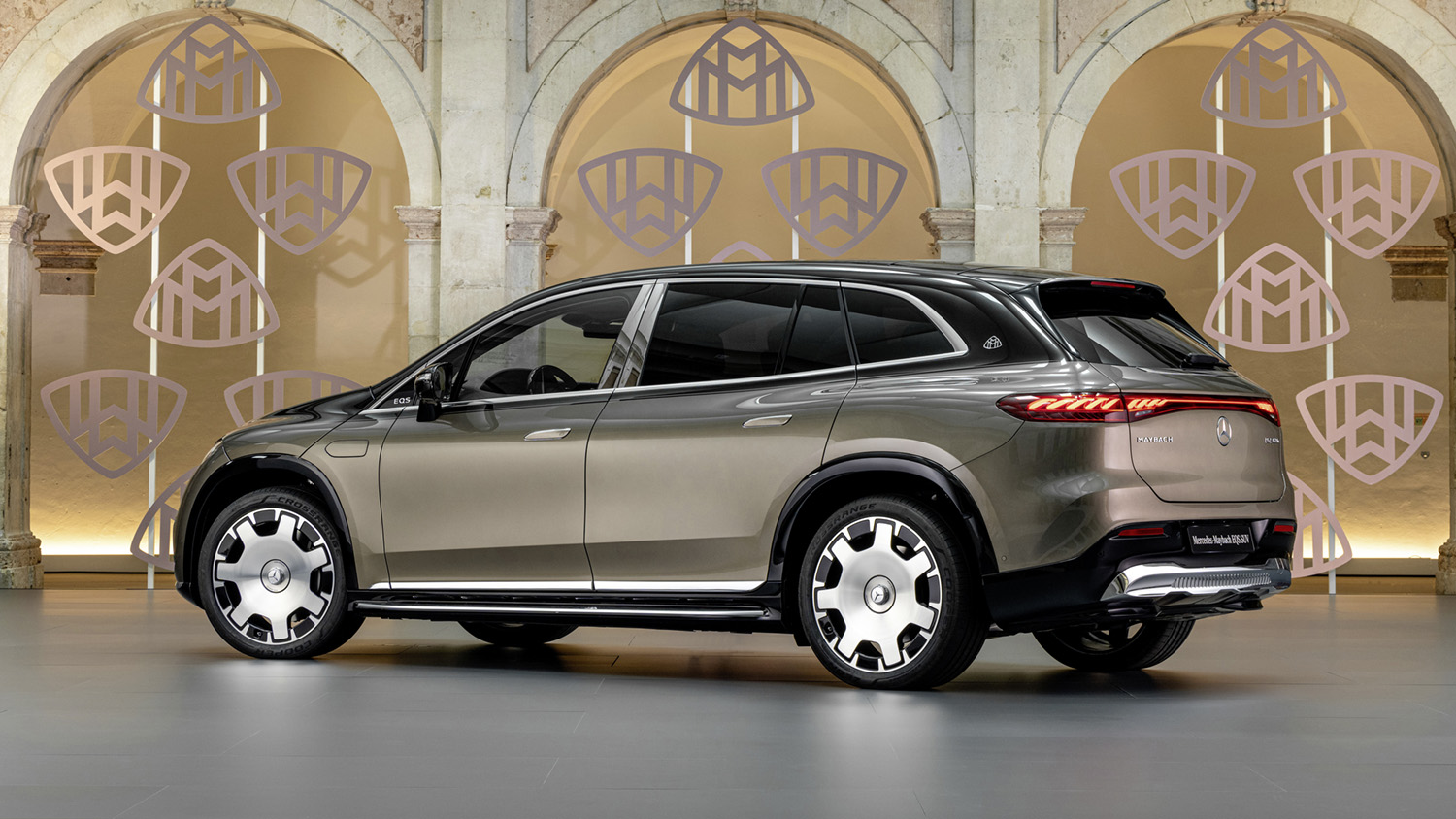 Mercedes-Maybach EQS 680 SUV