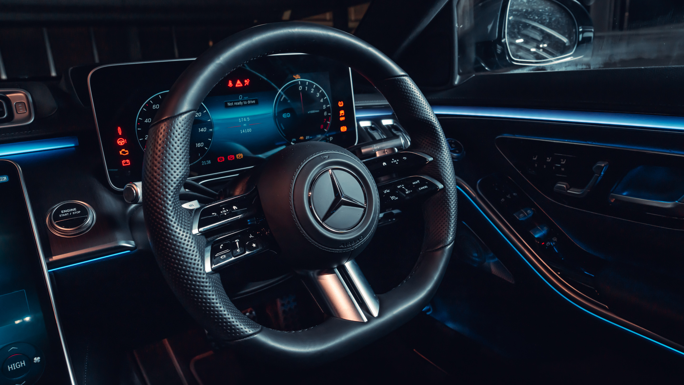 Mercedes S-Class steering wheel