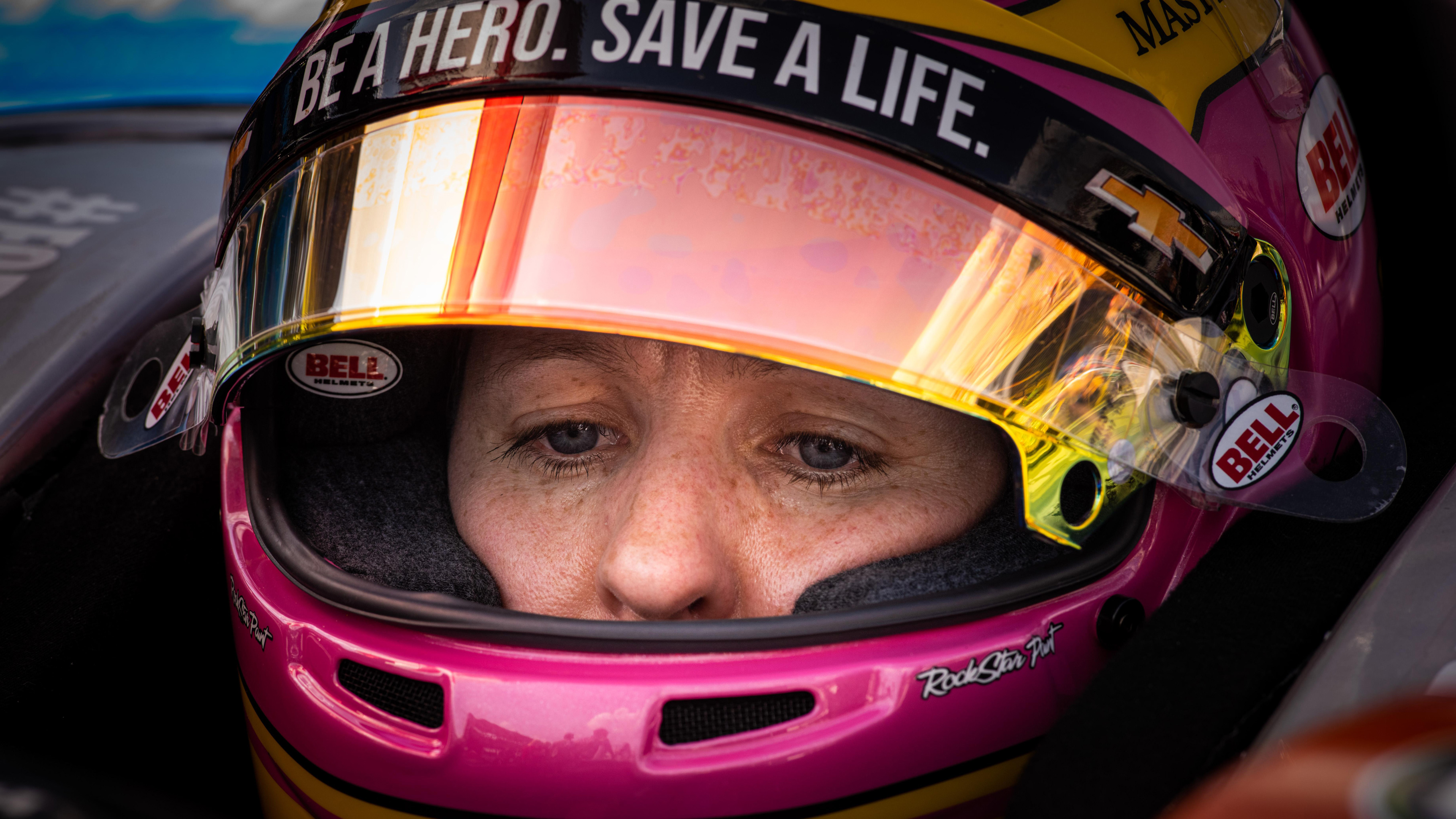 Pippa Mann Indy 500 2019 helmet