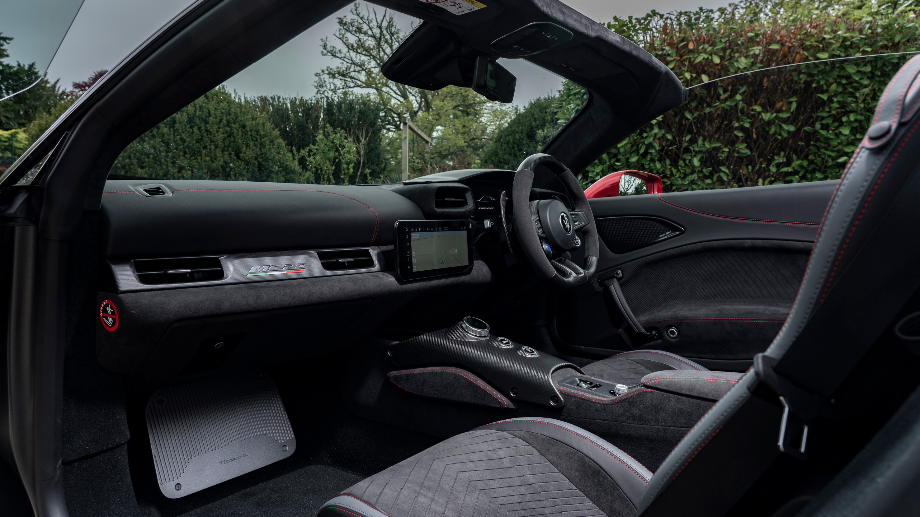 Maserati MC20 Cielo interior