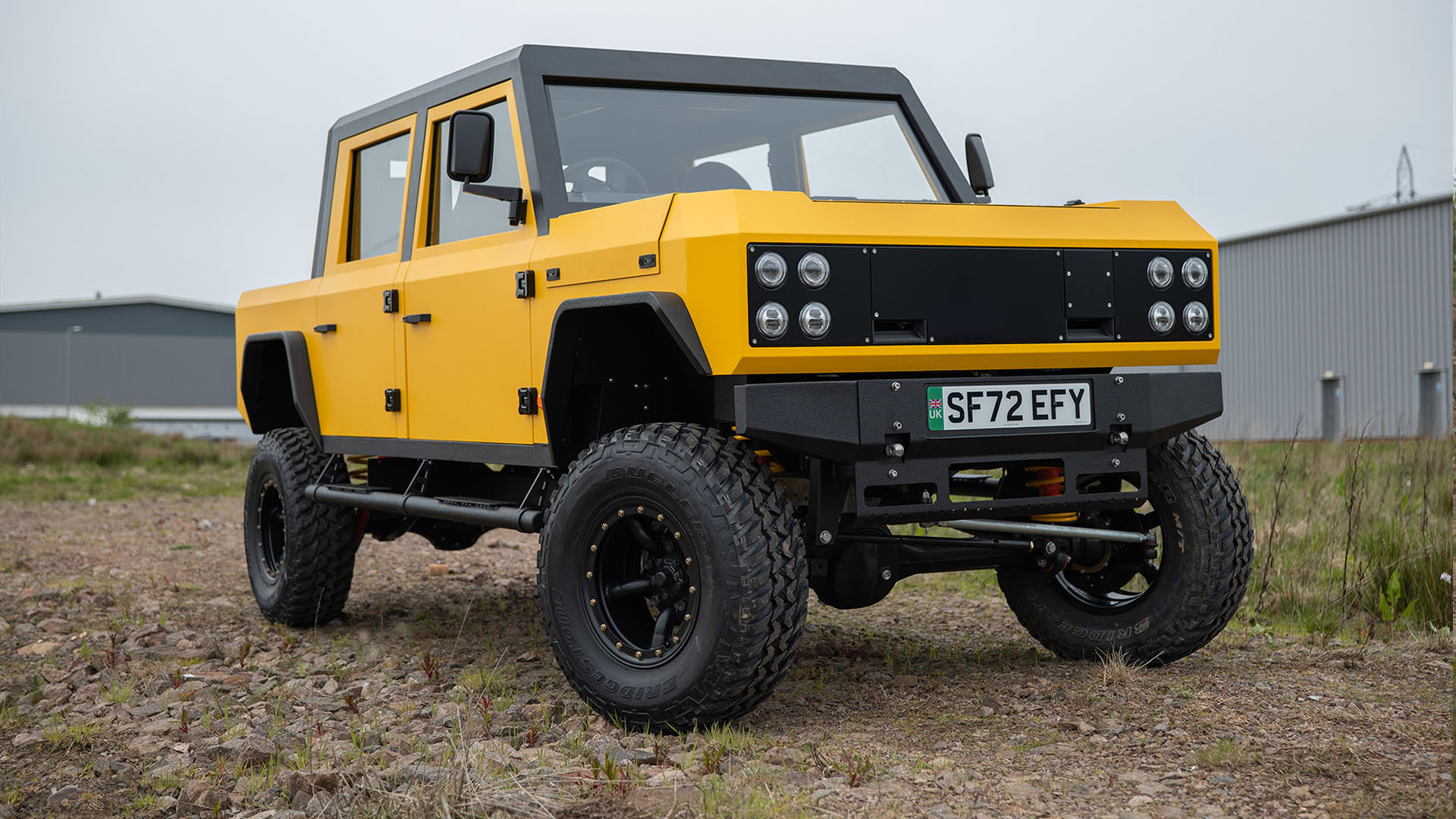 Munro Mk_1 Pick-Up in Performance yellow