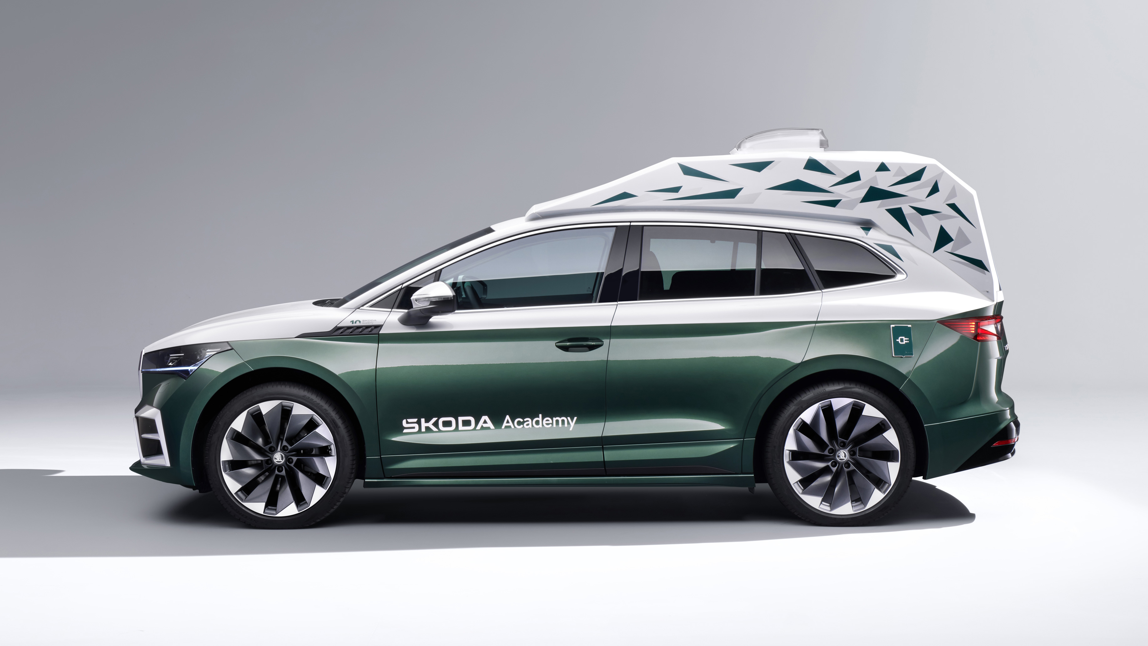 Skoda Roadiaq profile