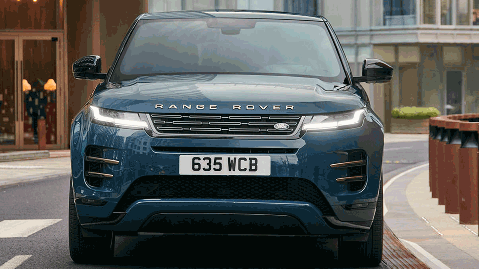 Static shot of new RR Evoque with street backdrop - from front on