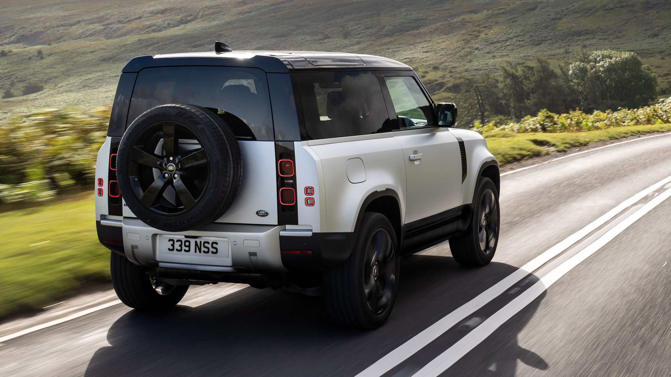 Land Rover Defender 90 rear