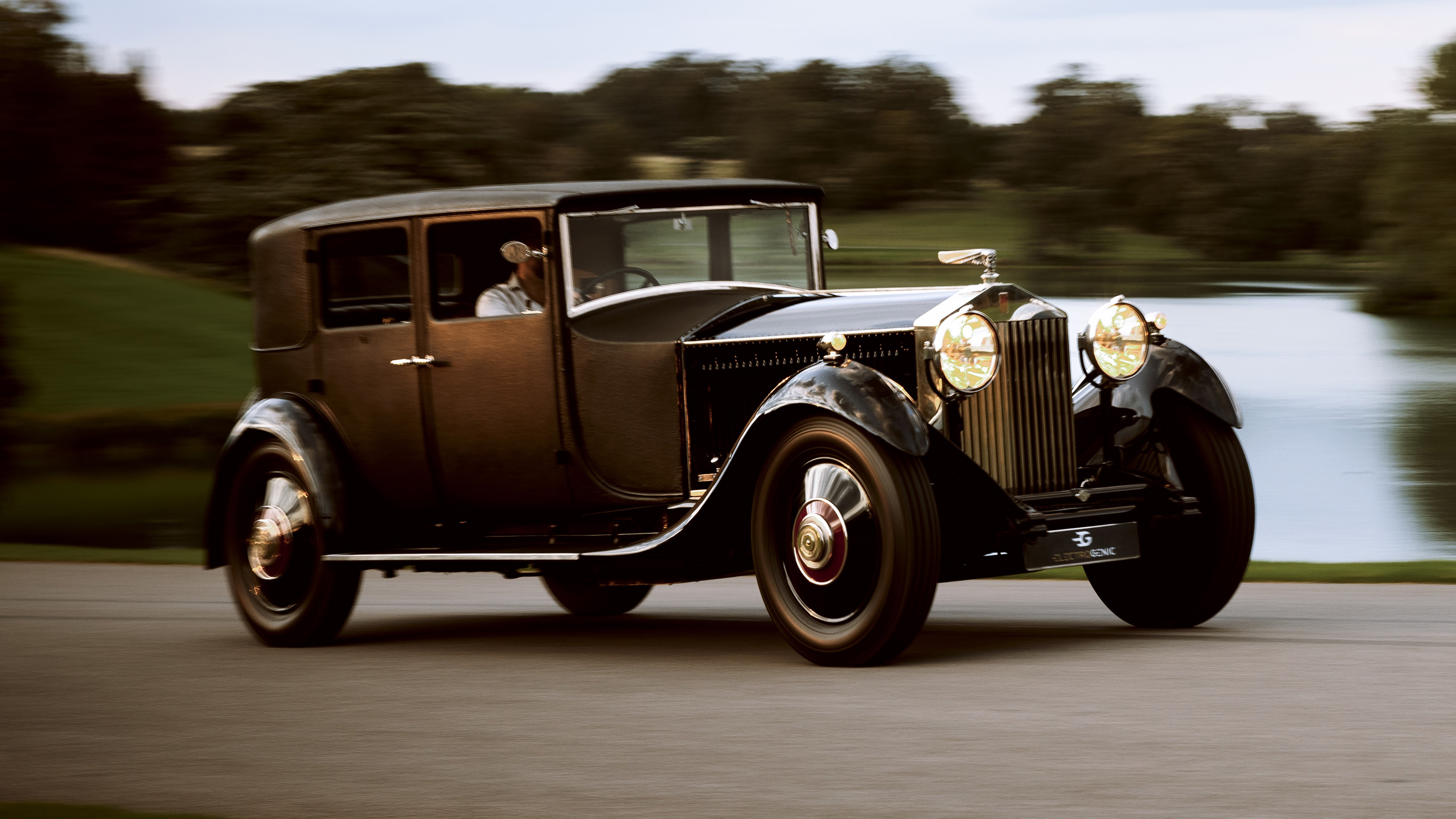 Electrogenic Rolls Royce Phantom II front