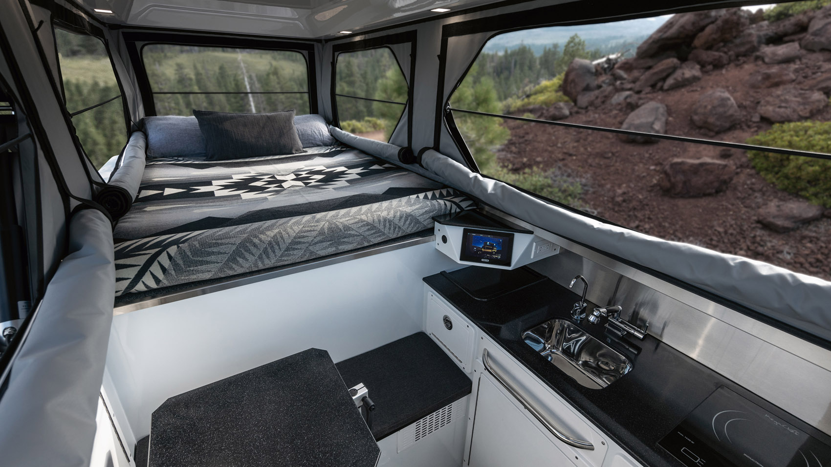 The new Hummer EV EarthCruiser camper