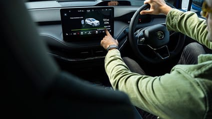 Interior of a Škoda Enyaq with a responsive 13-inch central touchscreen 