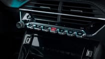 Peugeot e-208 facelift controls