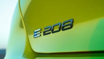 Peugeot e-208 facelift badge