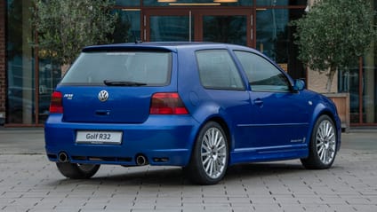 2022 Volkswagen Golf R 20 Years vs 2002 Volkswagen Golf R32