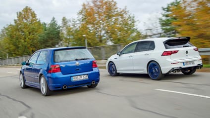 2022 Volkswagen Golf R 20 Years vs 2002 Volkswagen Golf R32