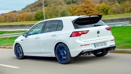 2022 Volkswagen Golf R 20 Years vs 2002 Volkswagen Golf R32