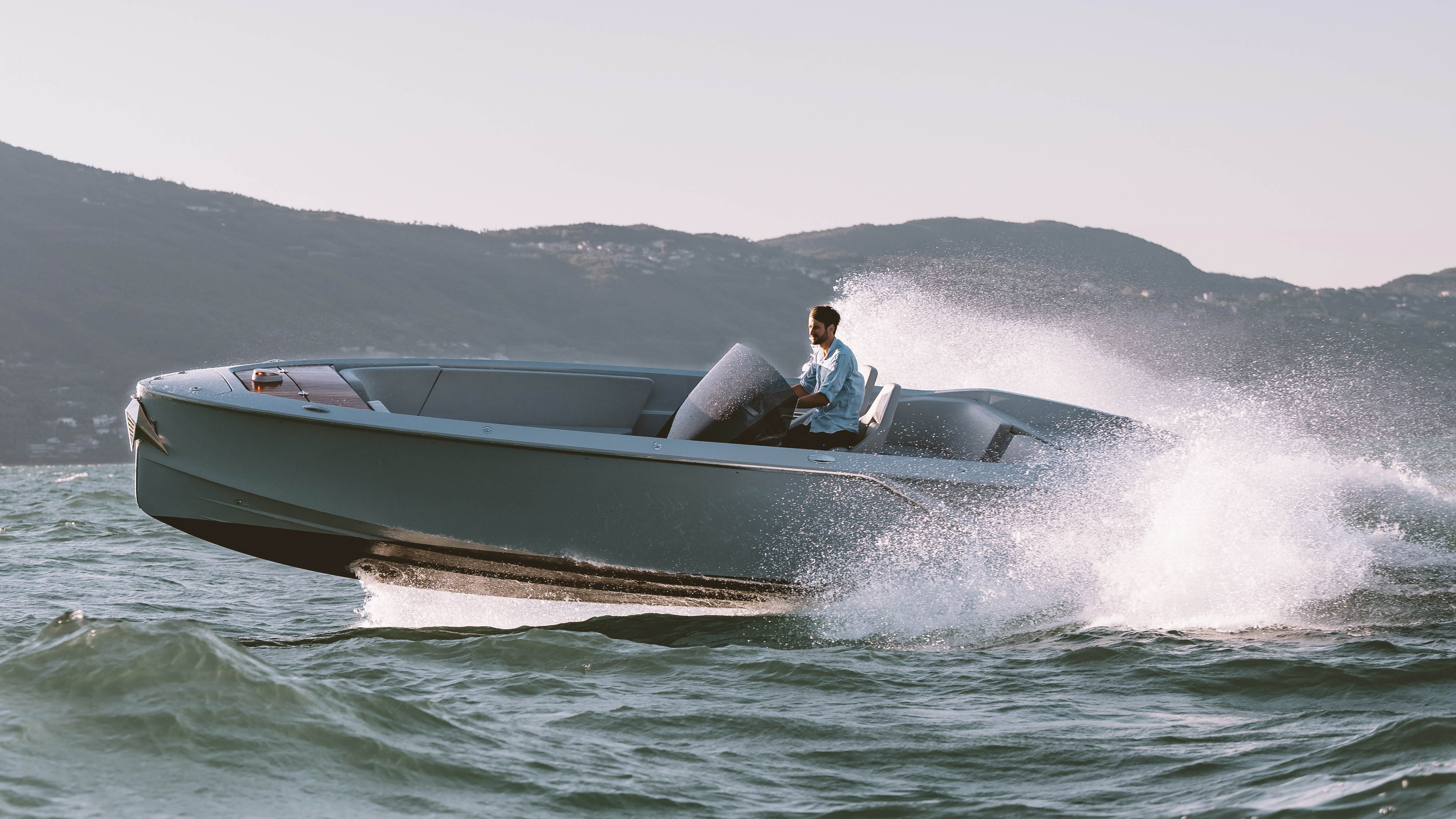 Frauscher x Porsche 850 Fantom Air boat Top Gear