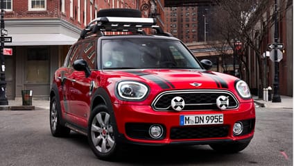 Static shot of the Mini Countryman Panamerican plug-in hybrid