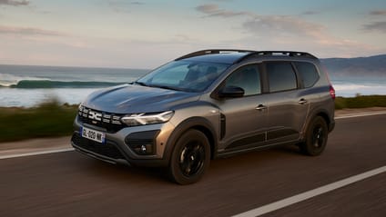 Driving shot of the Dacia Jogger hybrid