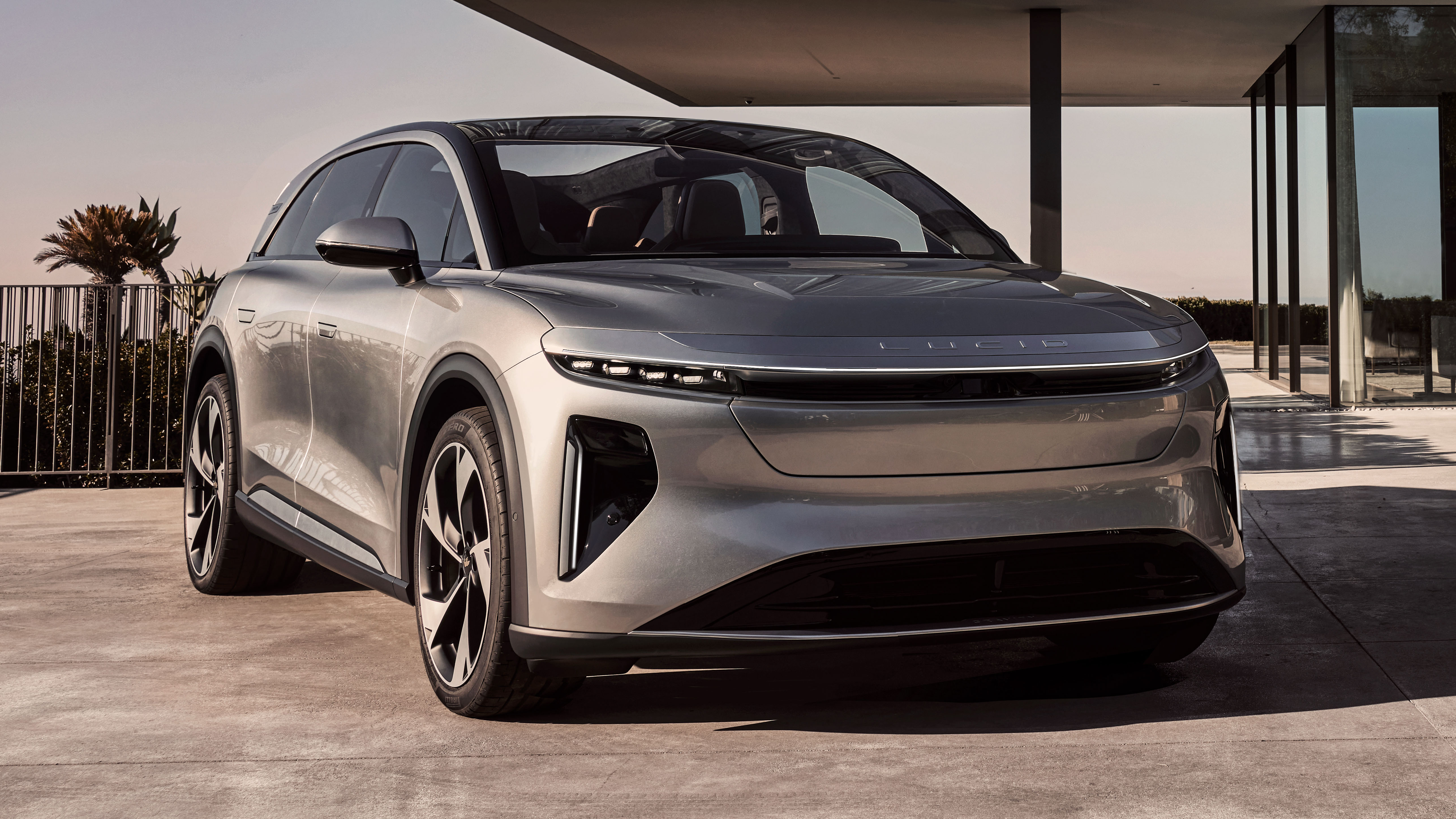 Lucid Gravity electric SUV revealed USA 2023