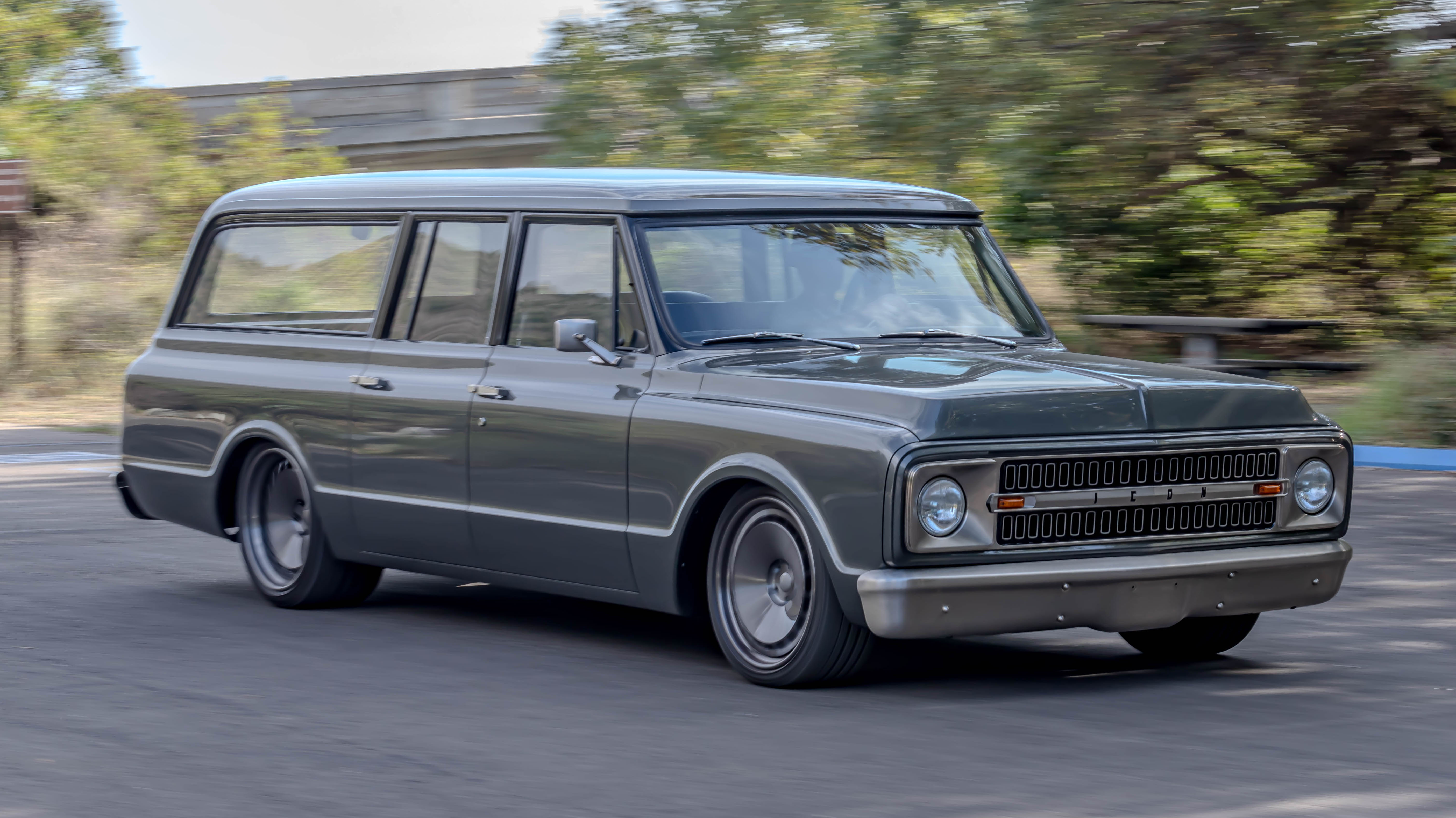 Icon Chevrolet Suburban restomod 2023