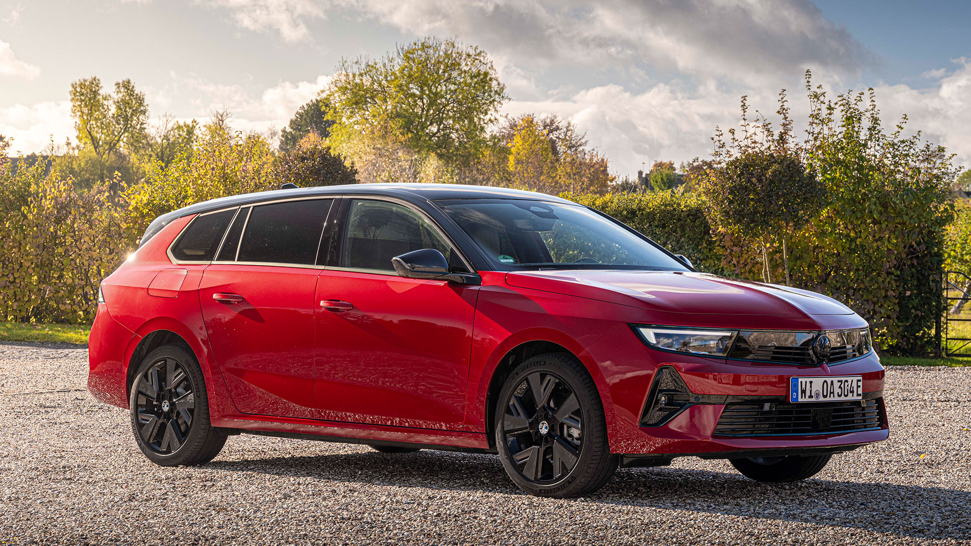 Static shot of Vauxhall Astra ST electric