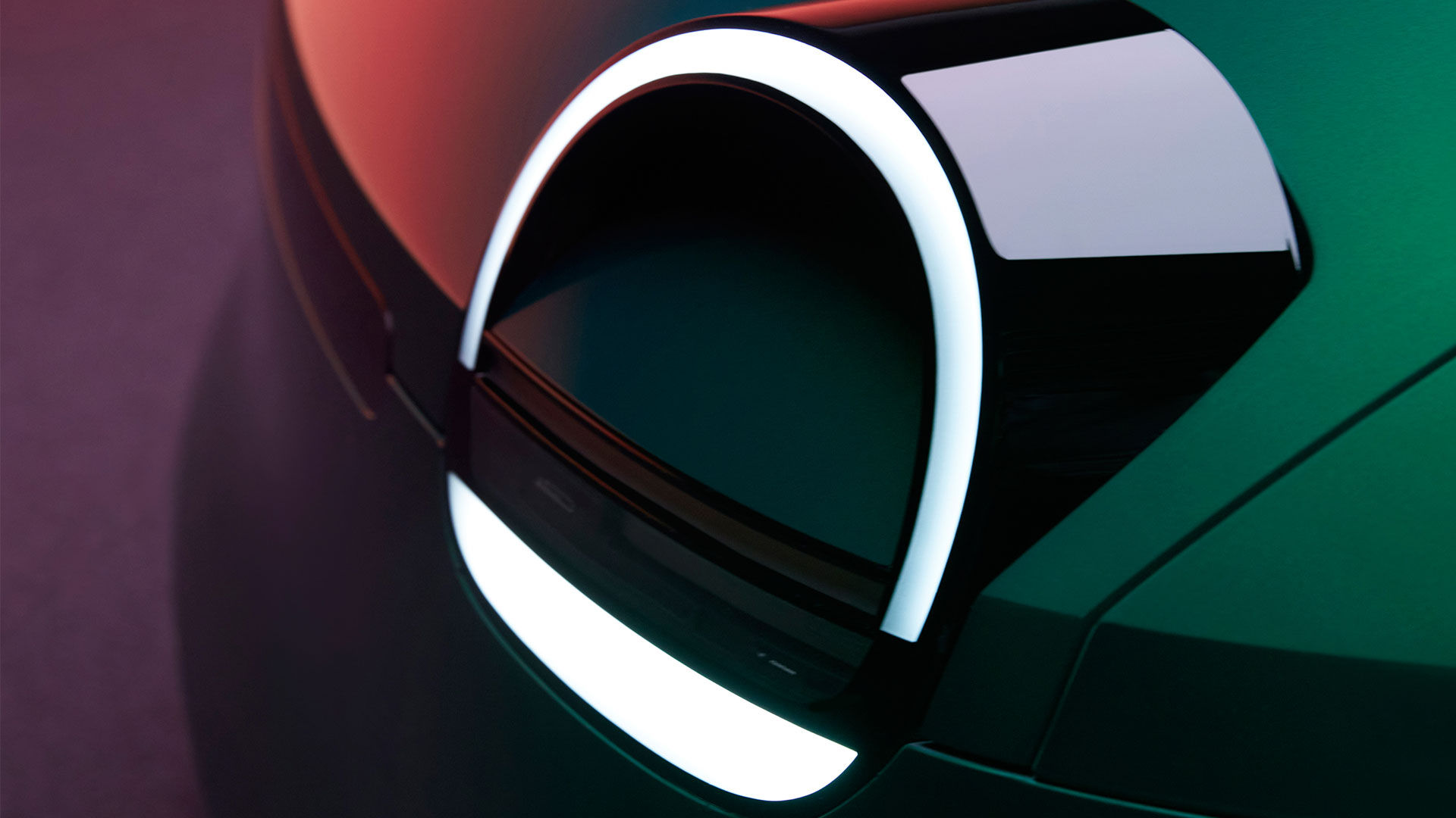 Close-up of frog-eye headlights of the new Twingo