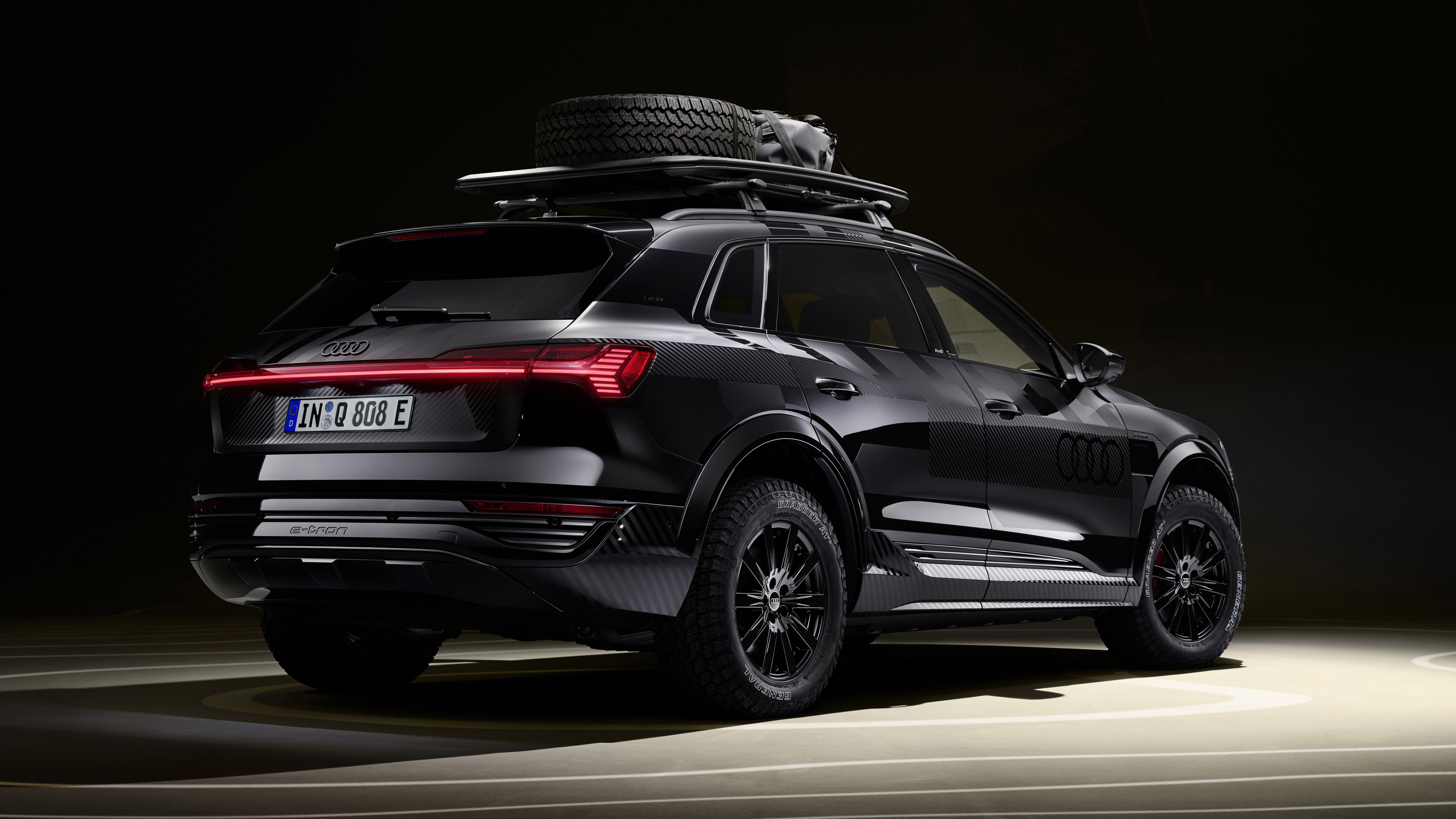 Audi Q8 e-tron edition Dakar Top Gear