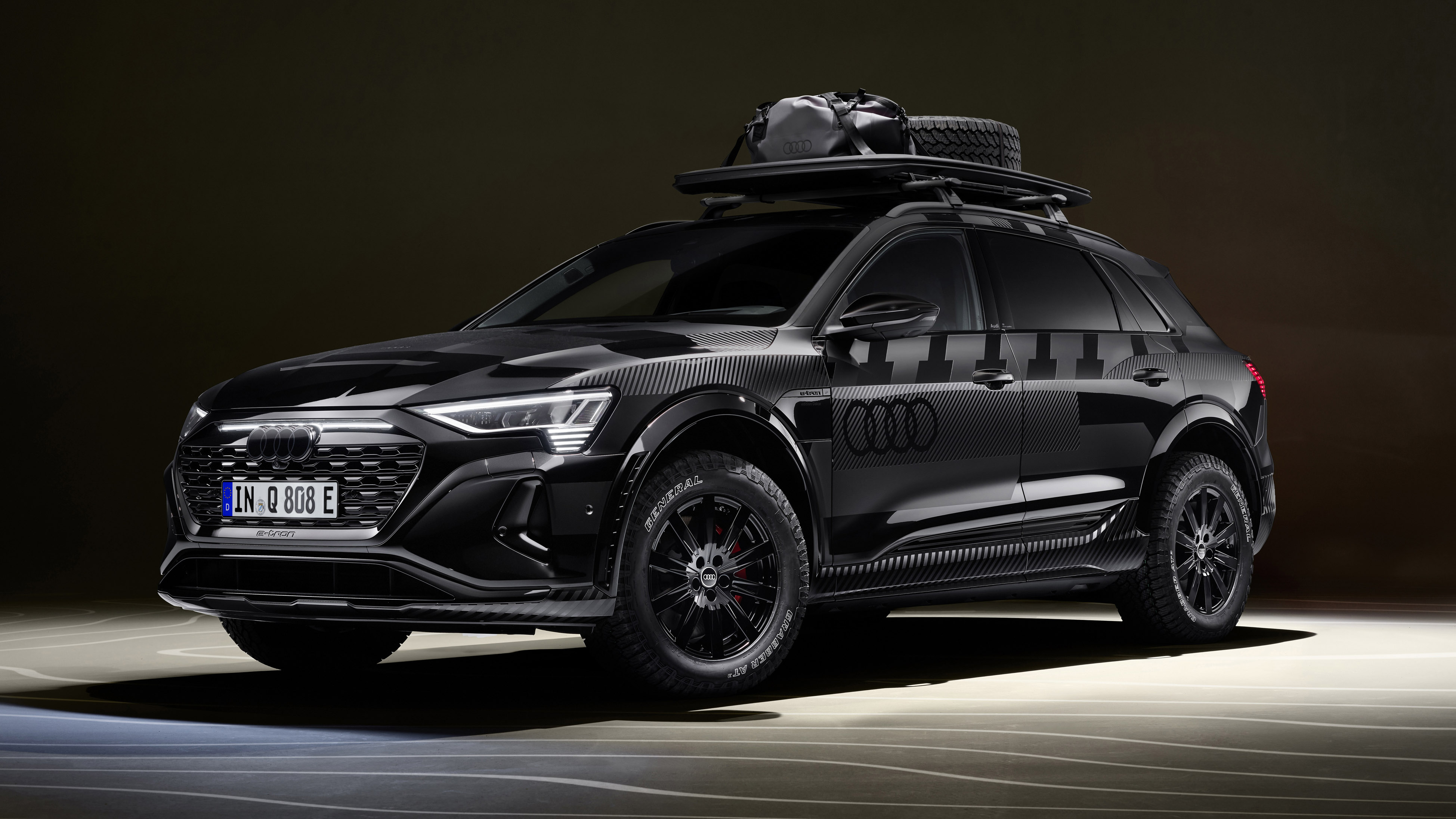 Audi Q8 e-tron edition Dakar Top Gear