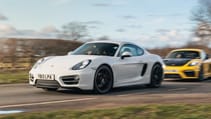  Porsche Cayman 2.7 (2013) vs Porsche 718 GT4RS (2022) 