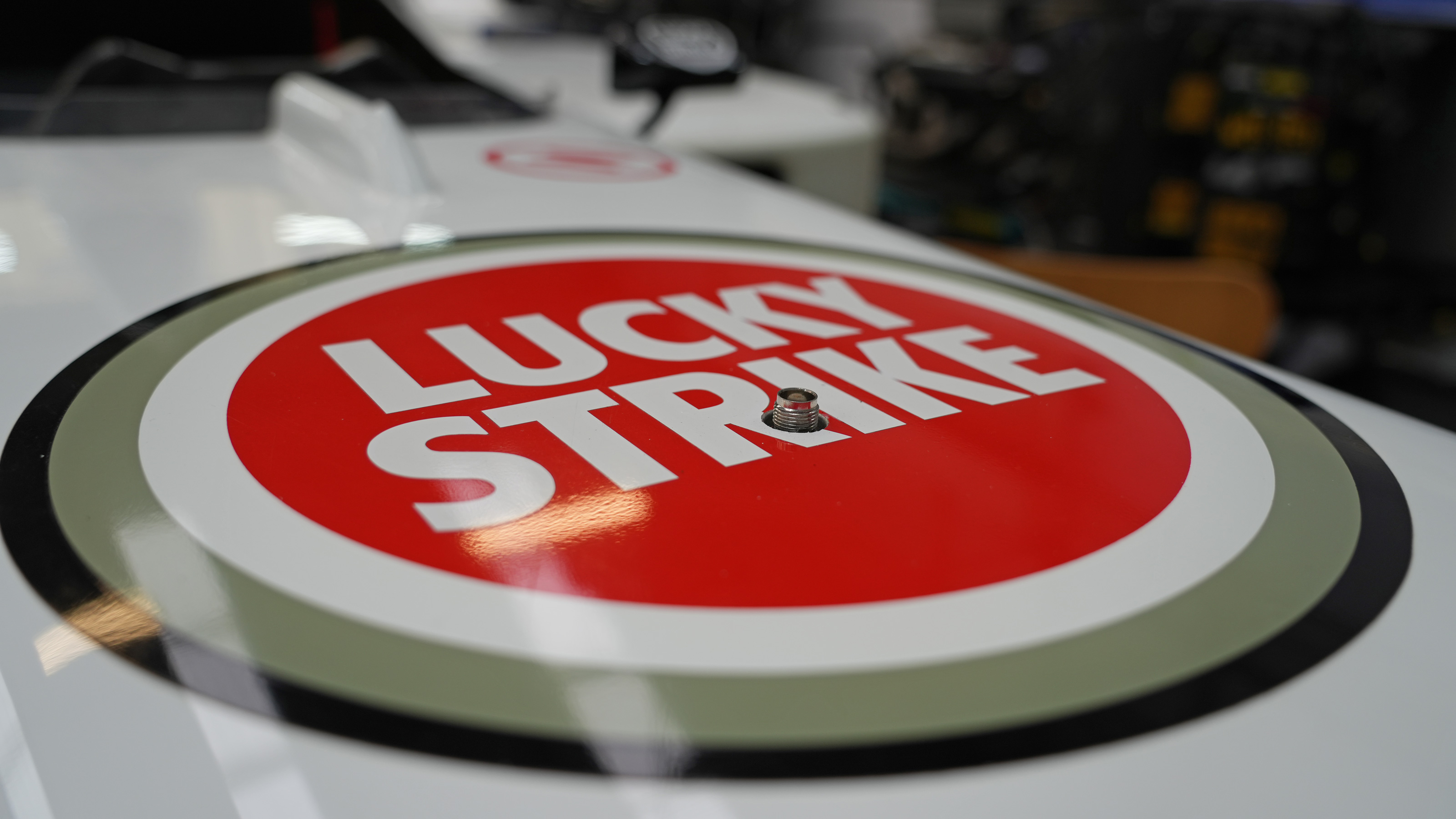 BAR-Honda 2001 Lucky Strike F1 car logo