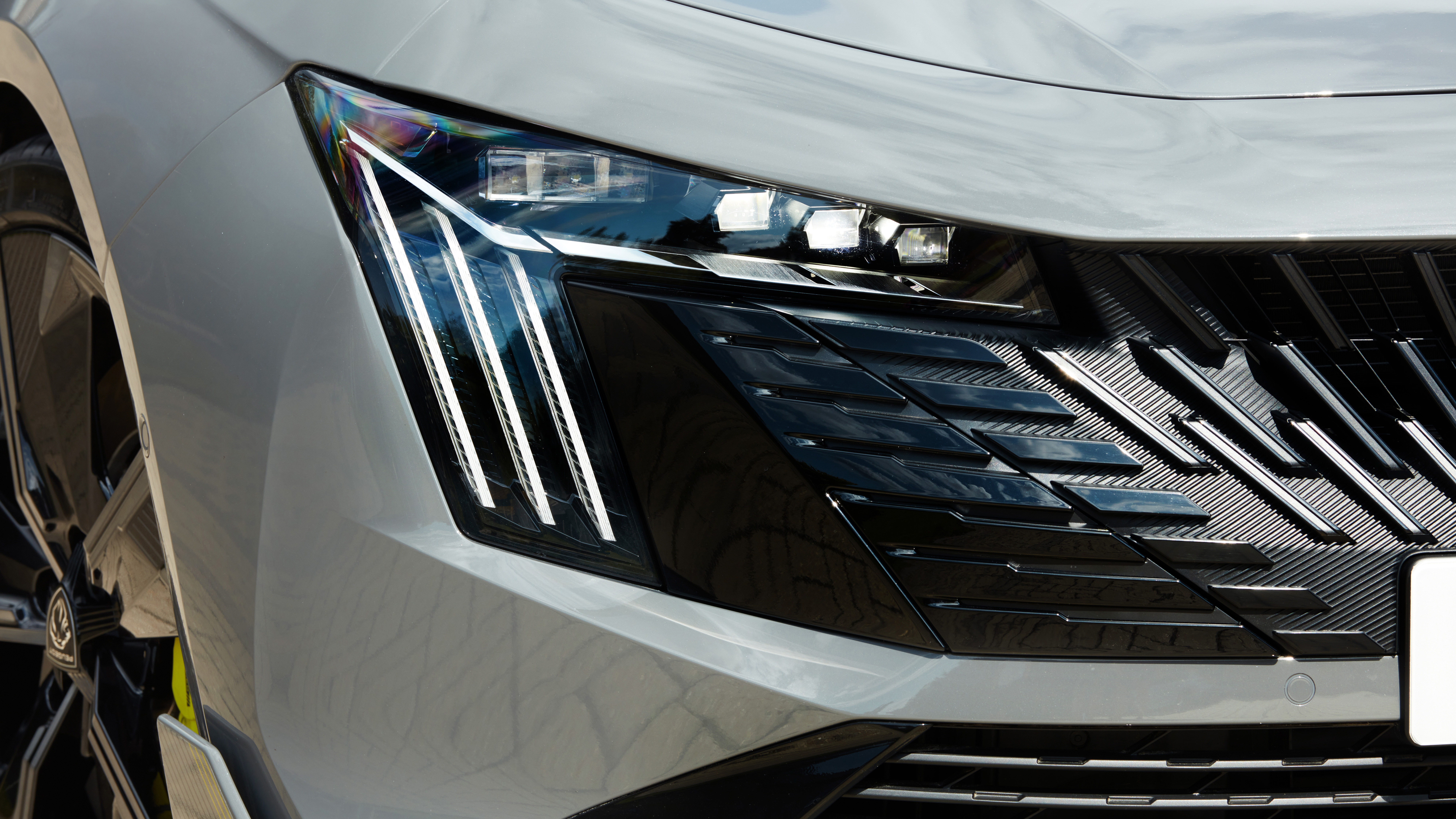 Peugeot 508 Peugeot Sport Engineered headlight