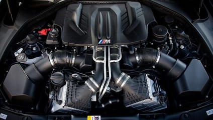 BMW F90 M5 engine