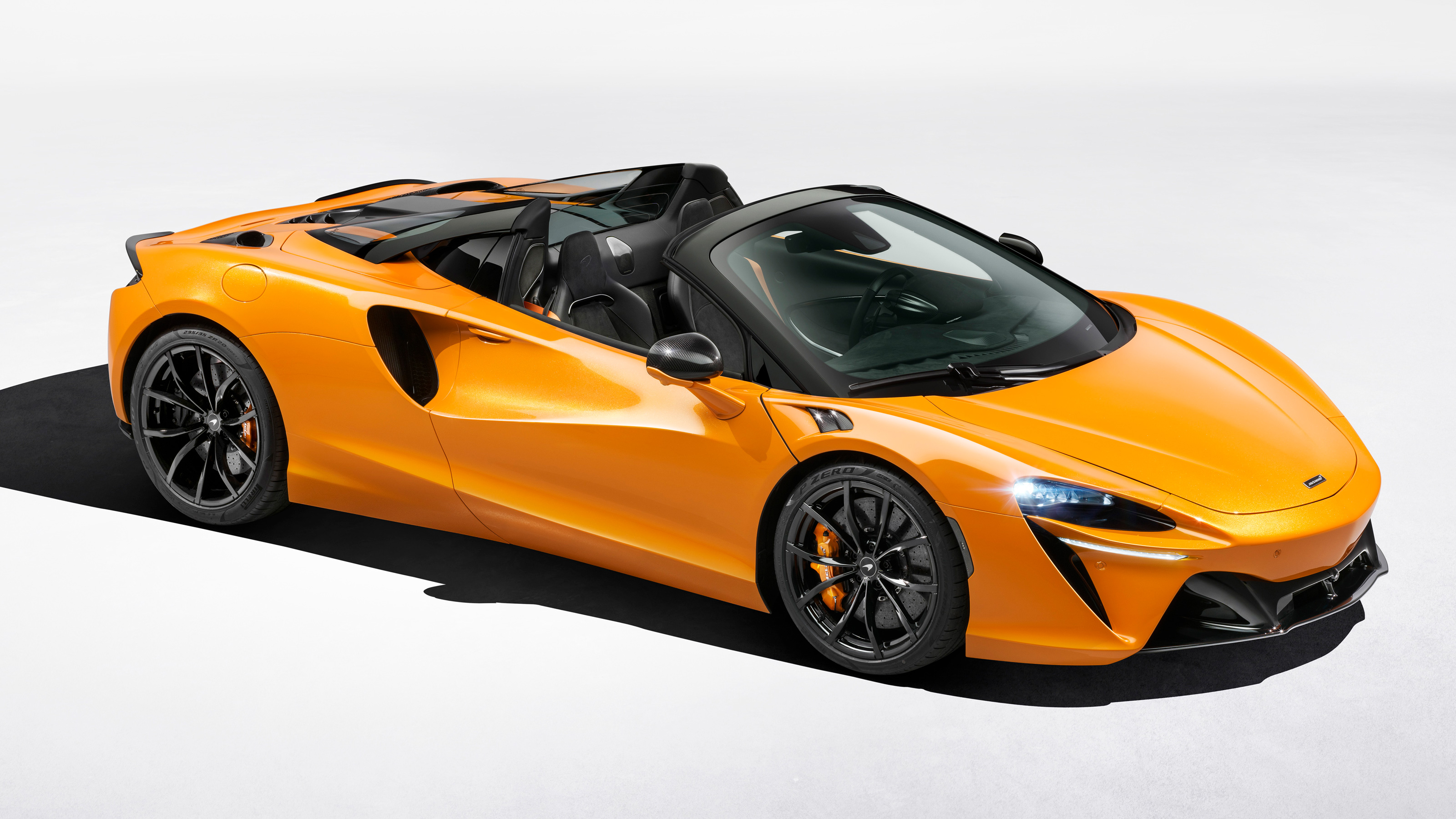 McLaren Artura Spider front