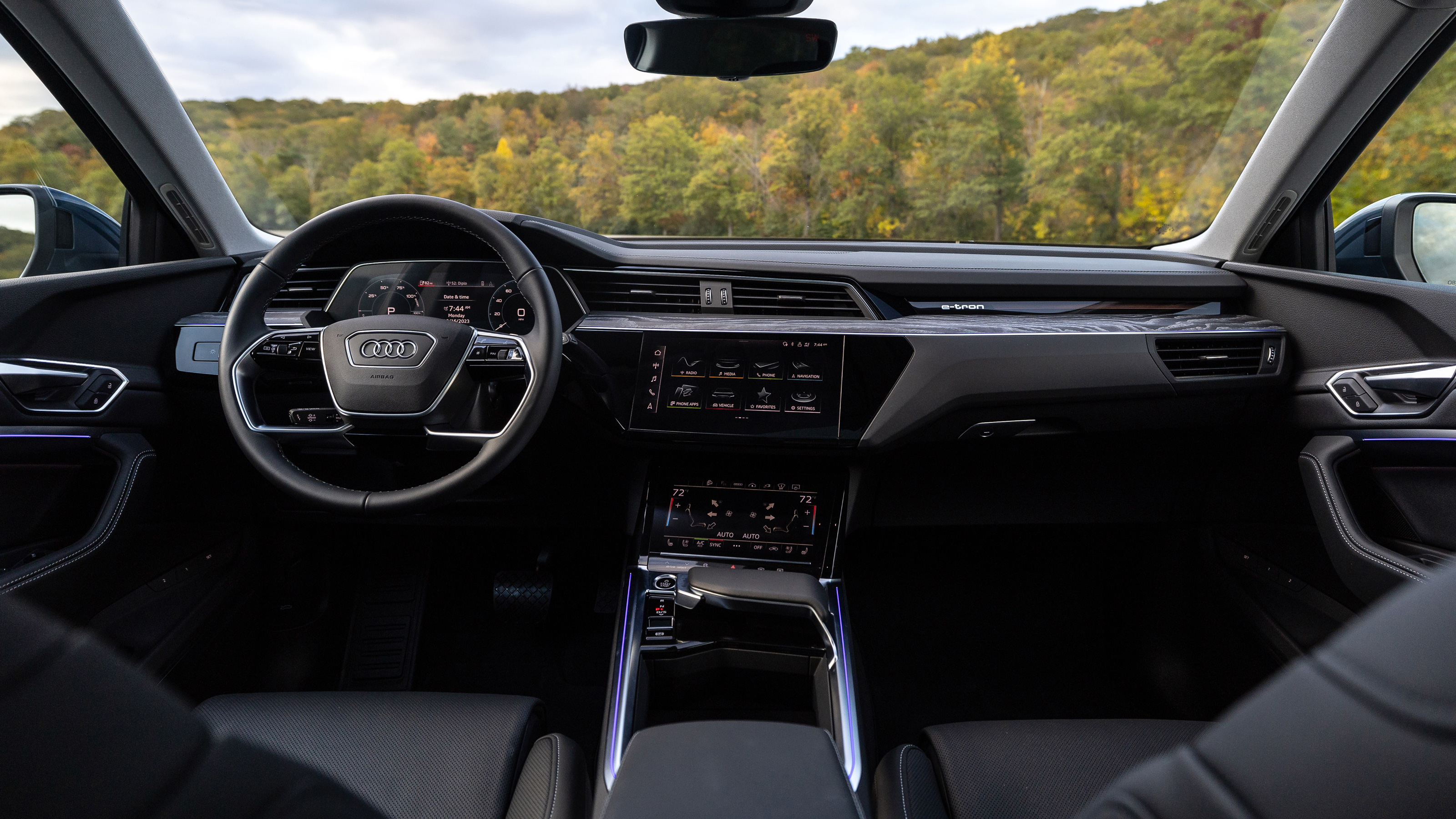 Audi Q8 e-tron interior