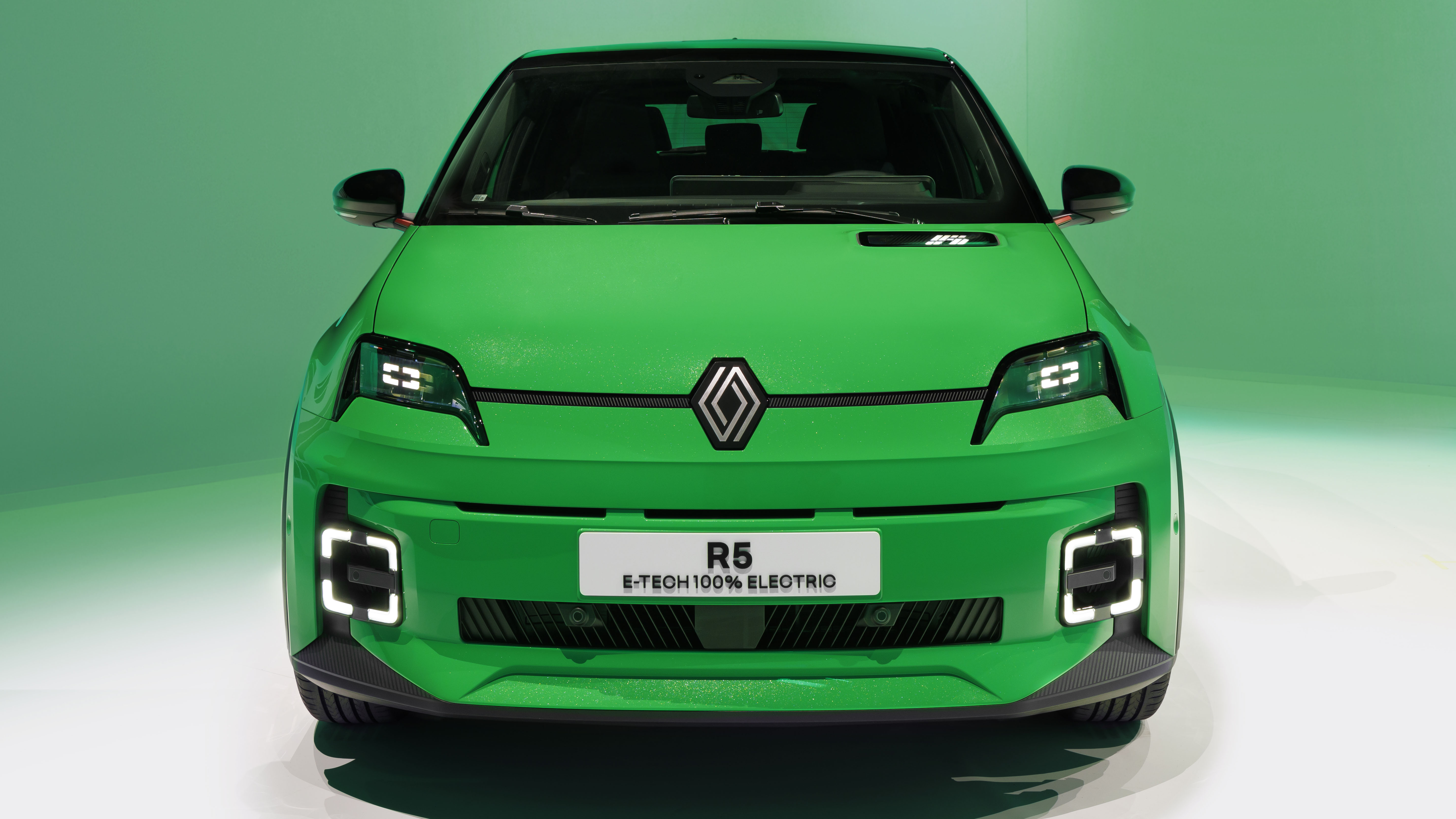 New Renault 5 E-Tech revealed 2024