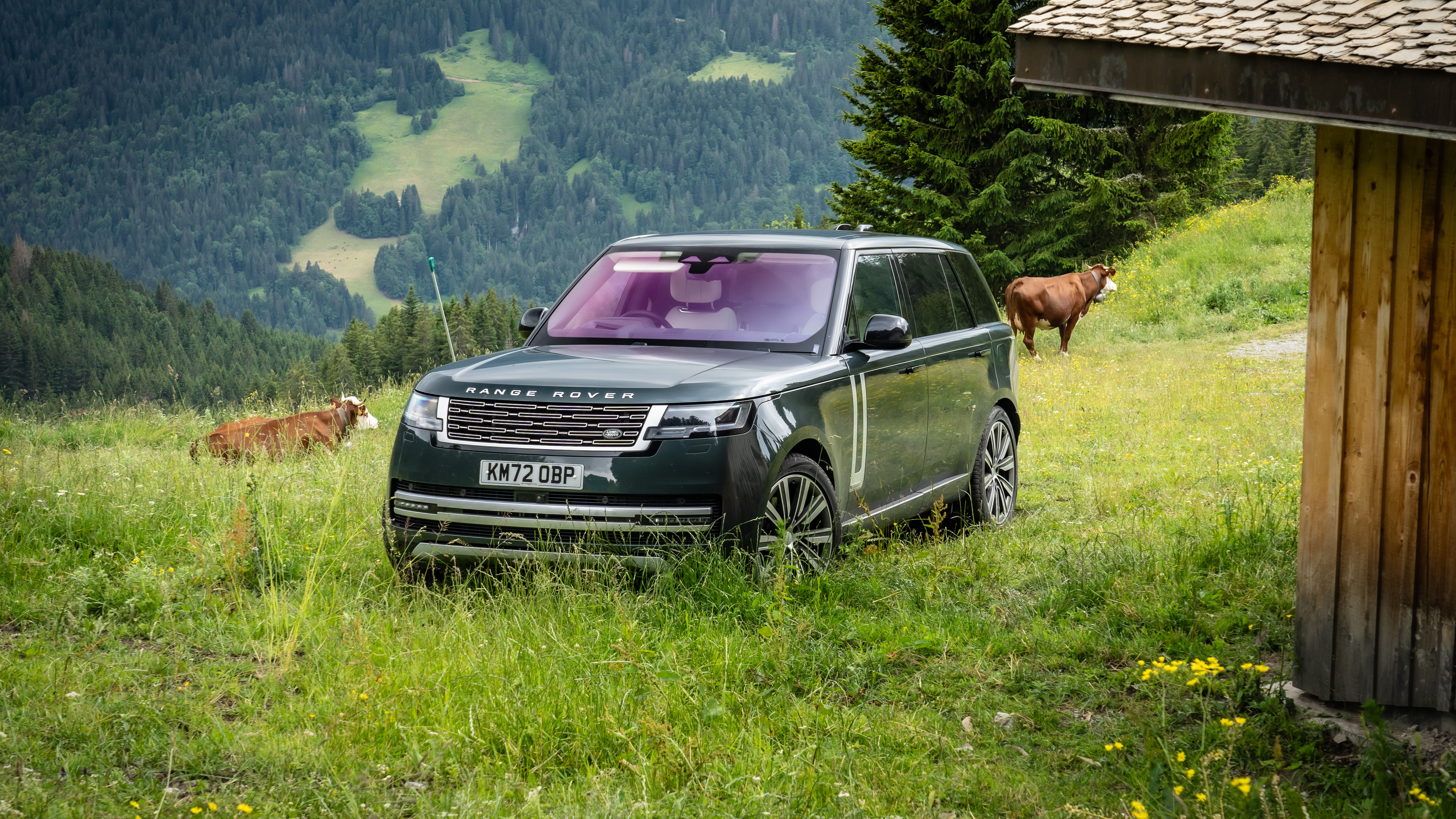 Range Rover 400e Autobiography