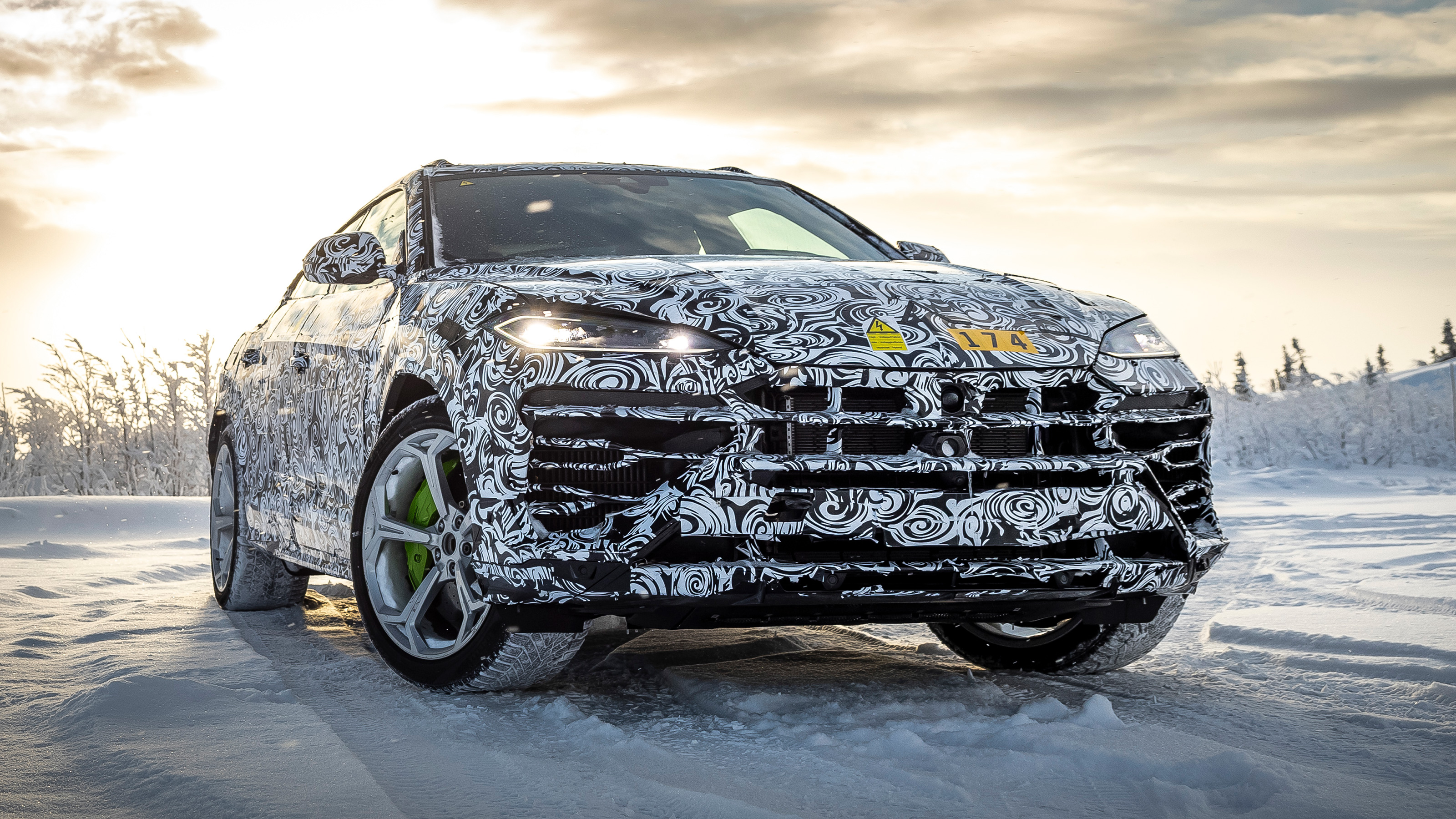 Lamborghini Urus SE prototype front