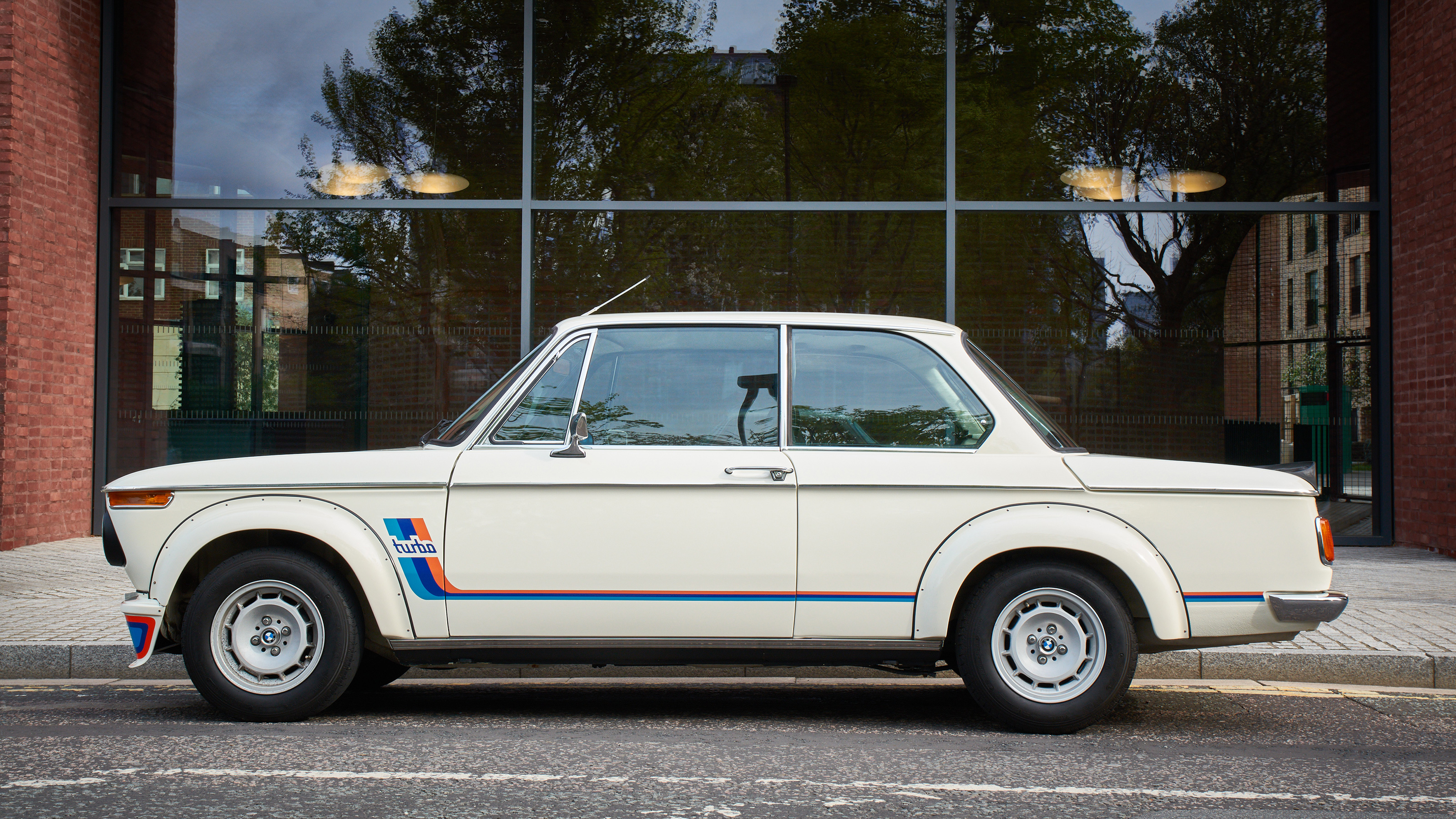 BMW 2002 Turbo profile