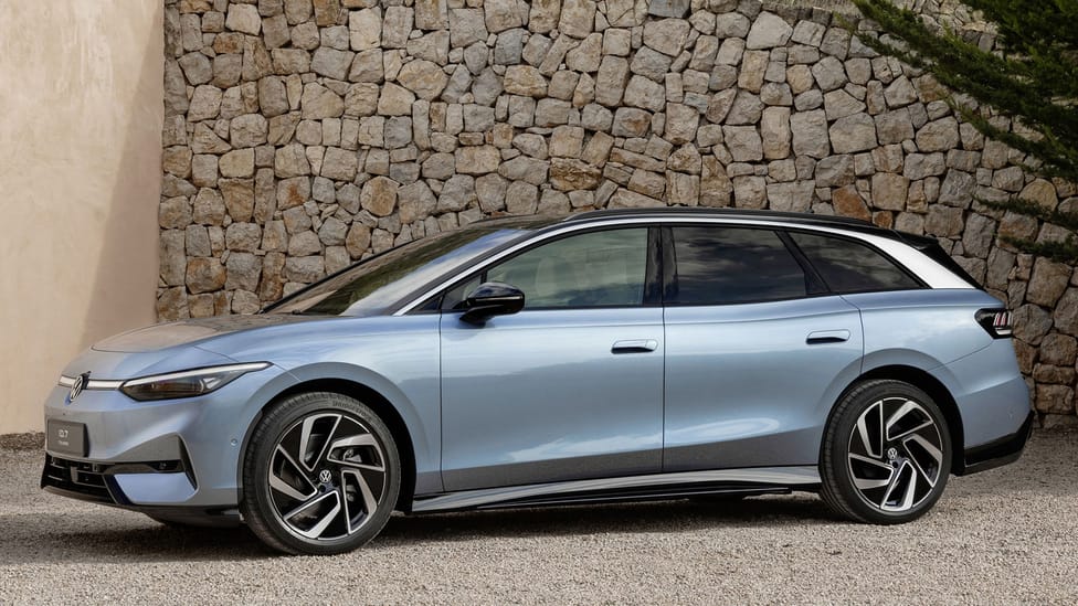 Static shot of the VW ID7 Tourer