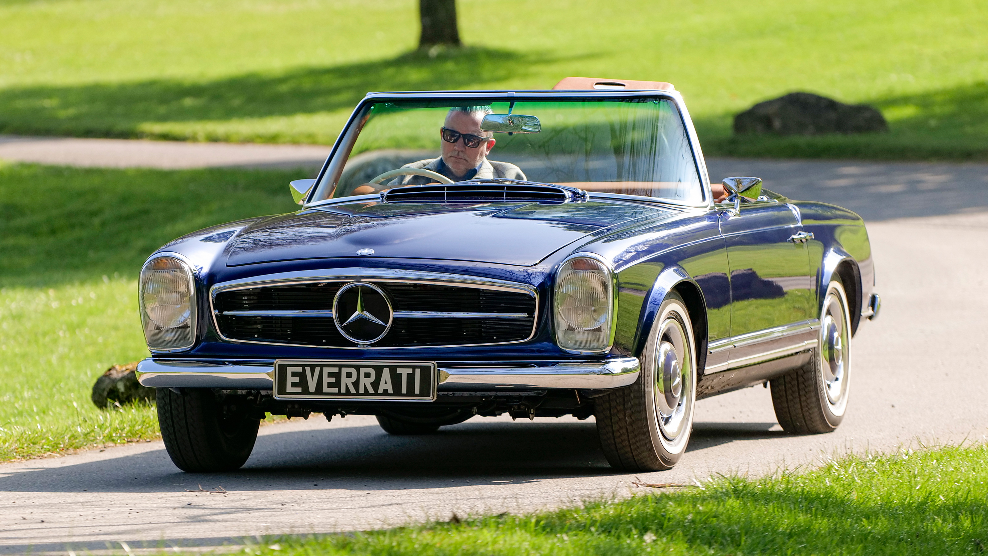 Mercedes-Benz SL Pagoda by Everrati front