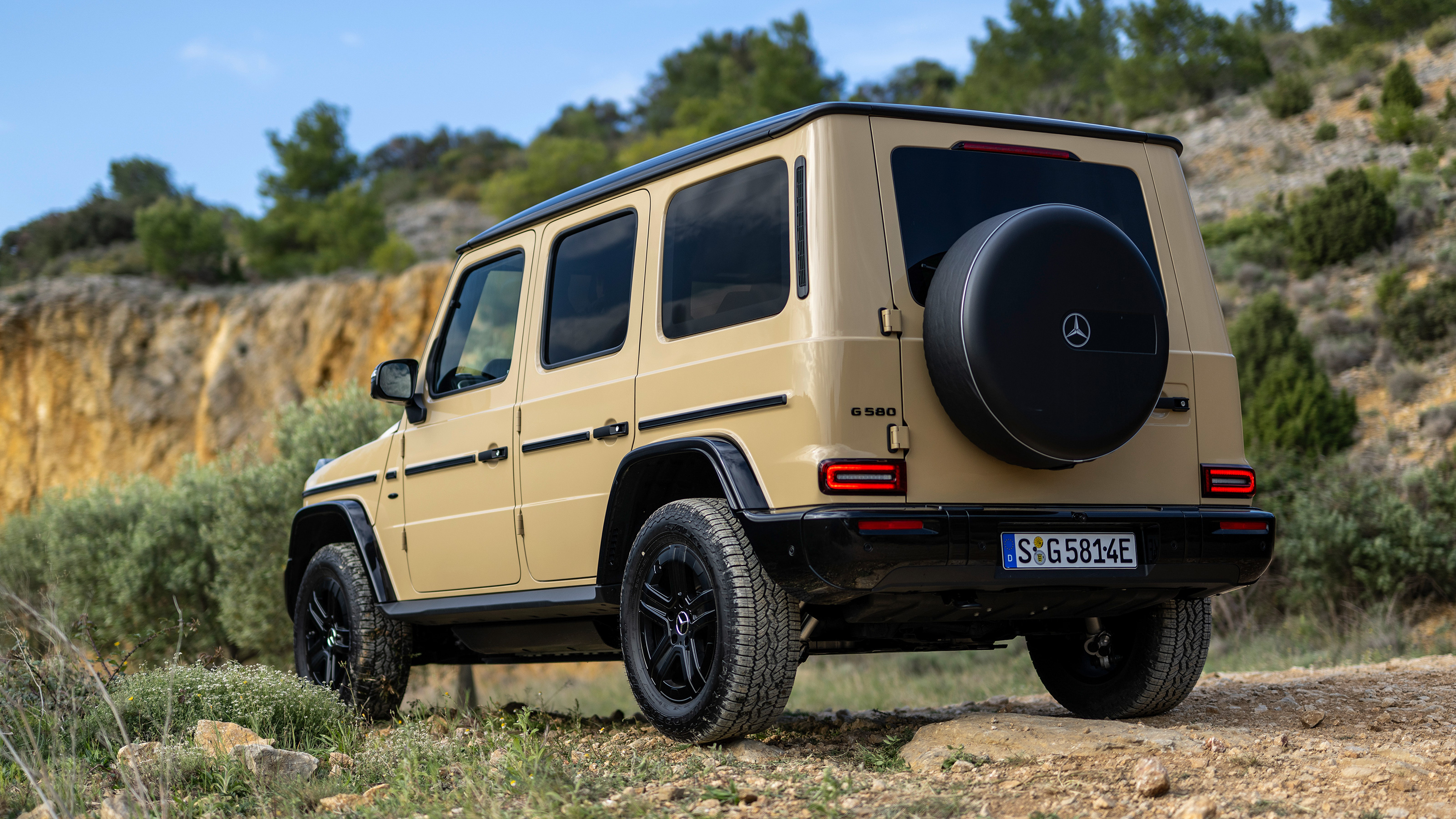 Mercedes-Benz G580 rear