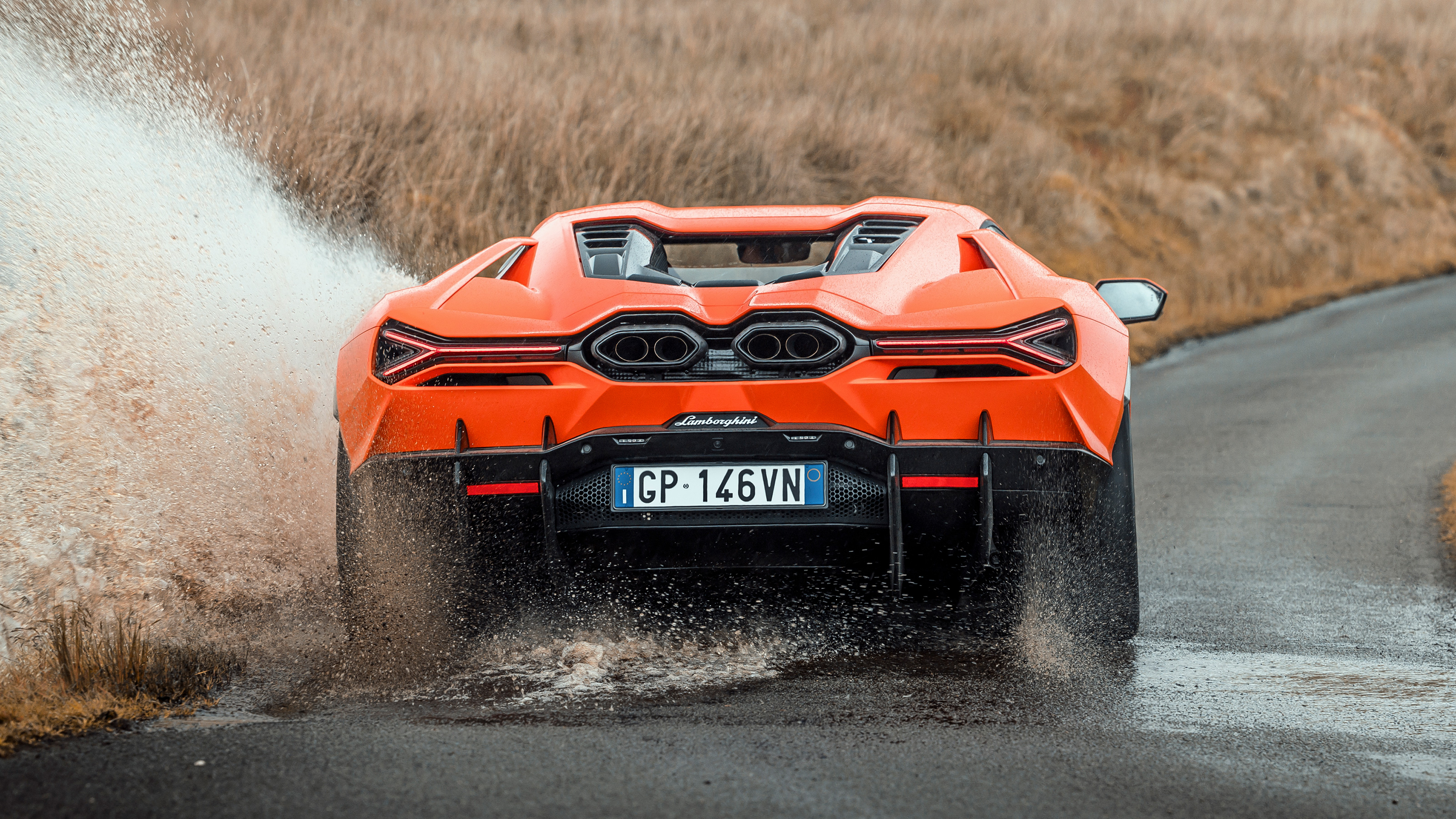 Lamborghini Revuelto rear