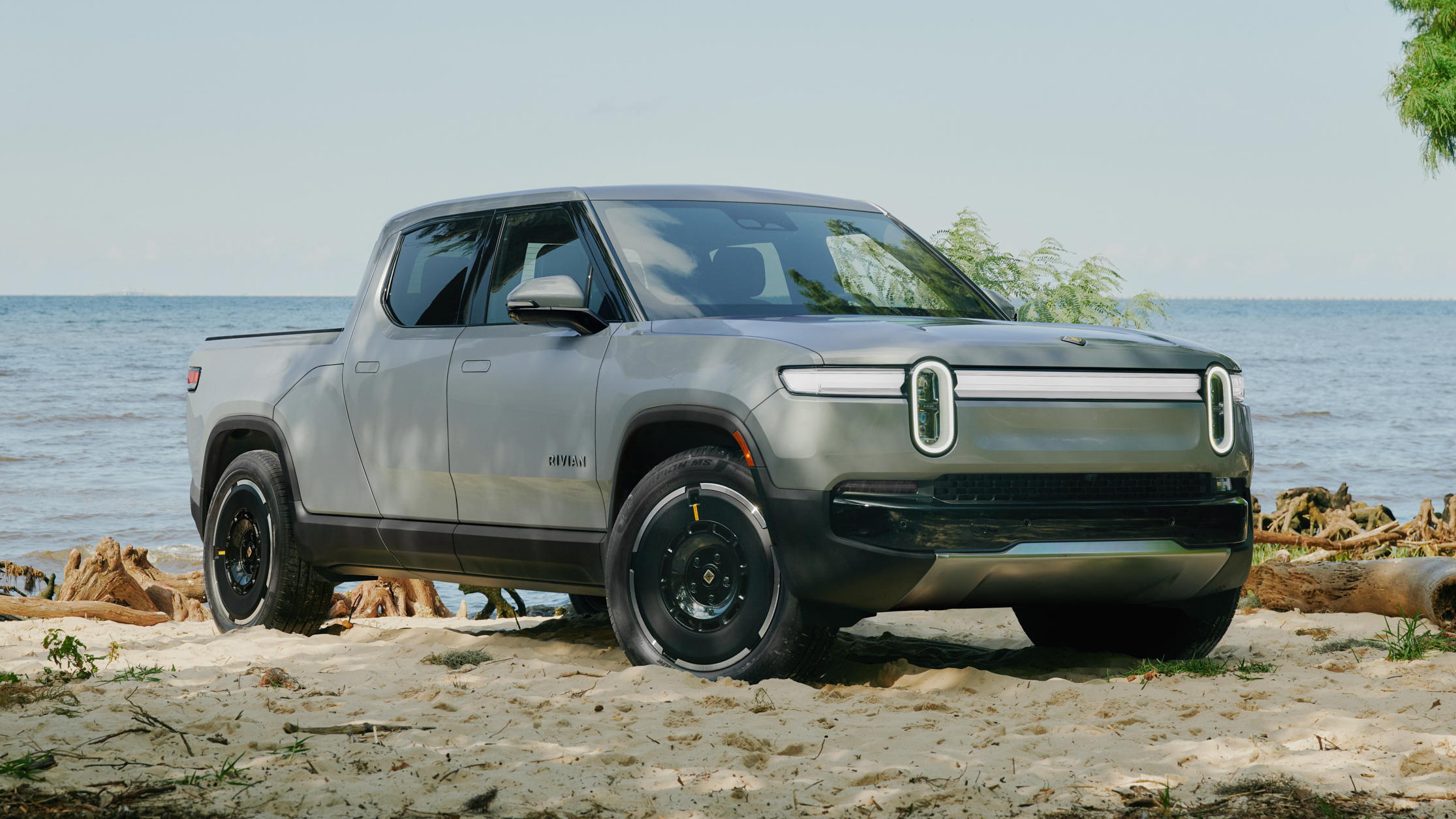 Rivian R1T front