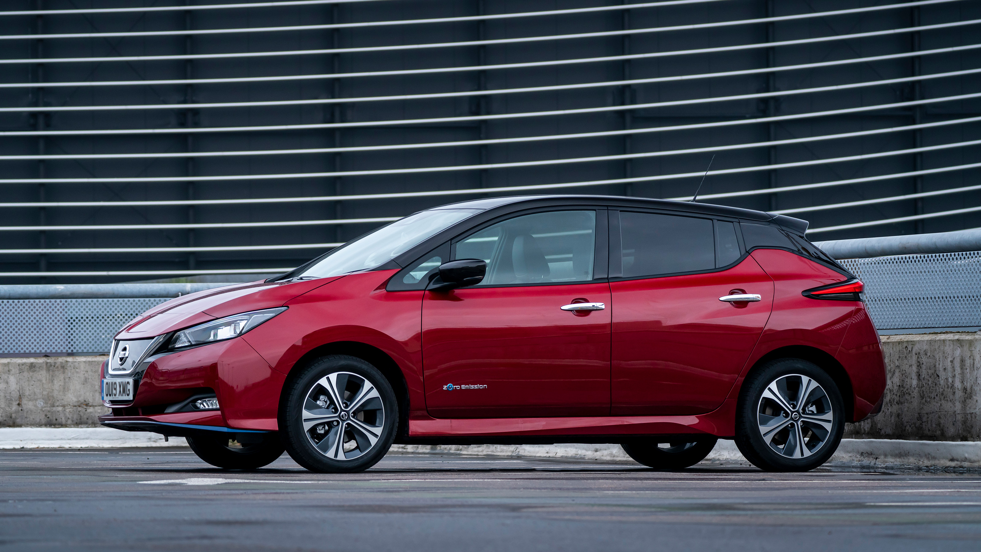 Nissan Leaf profile