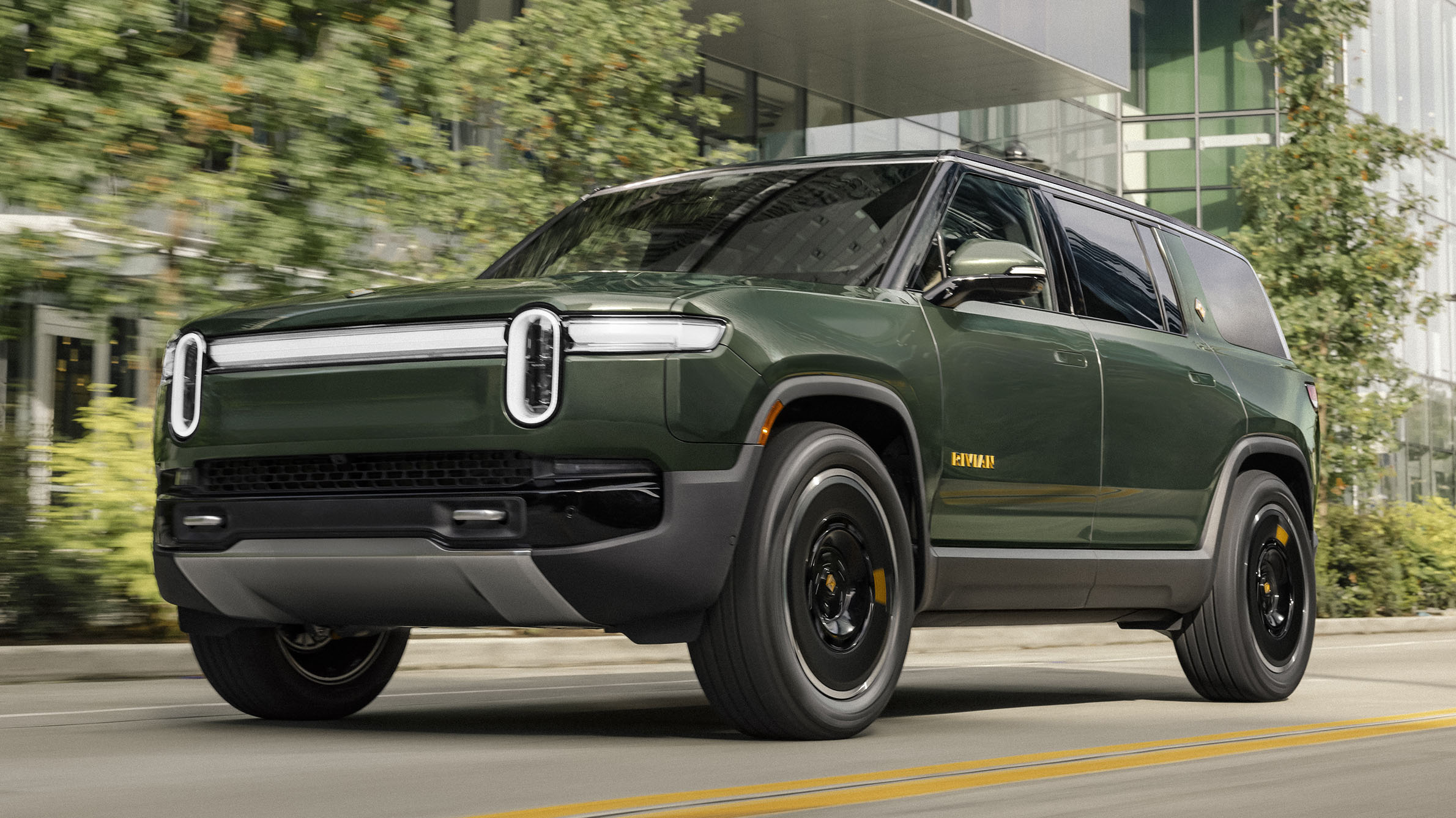 Rivian R1S