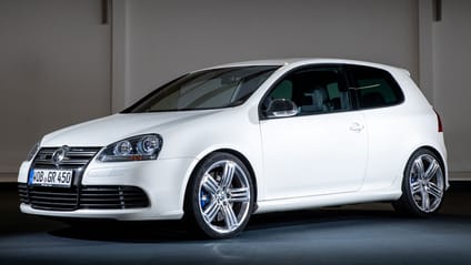 Static studio shot of the Golf MkV R32