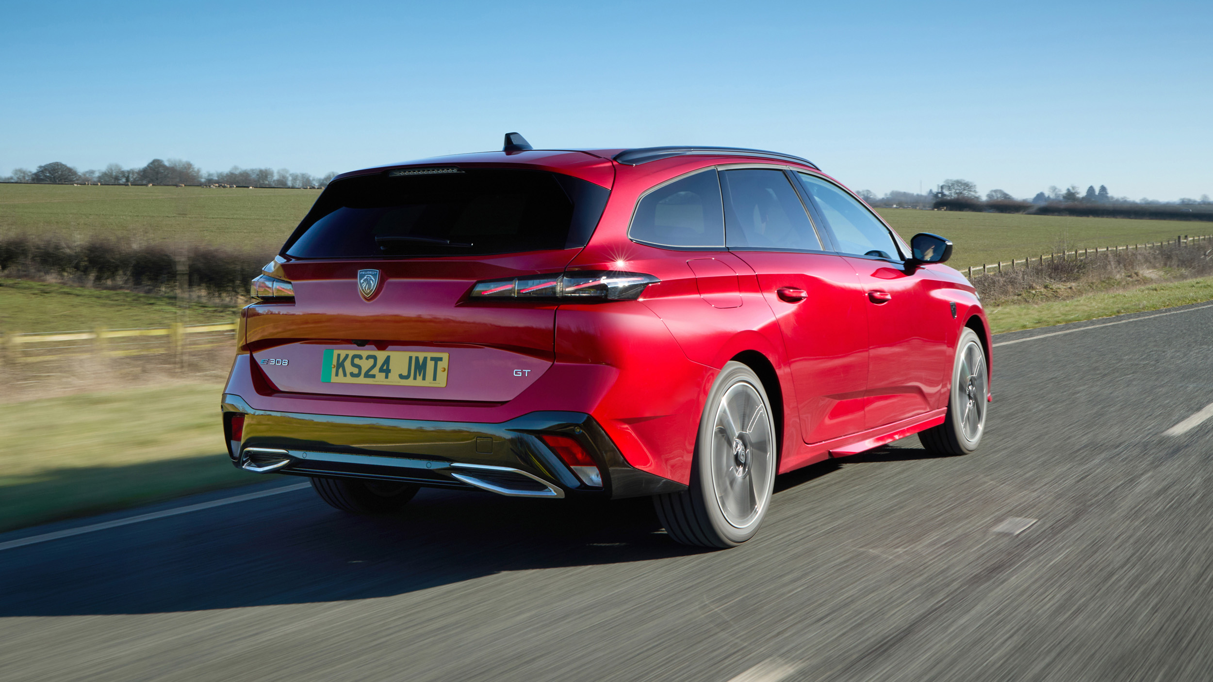 TopGear's Peugeot e-308 SW review