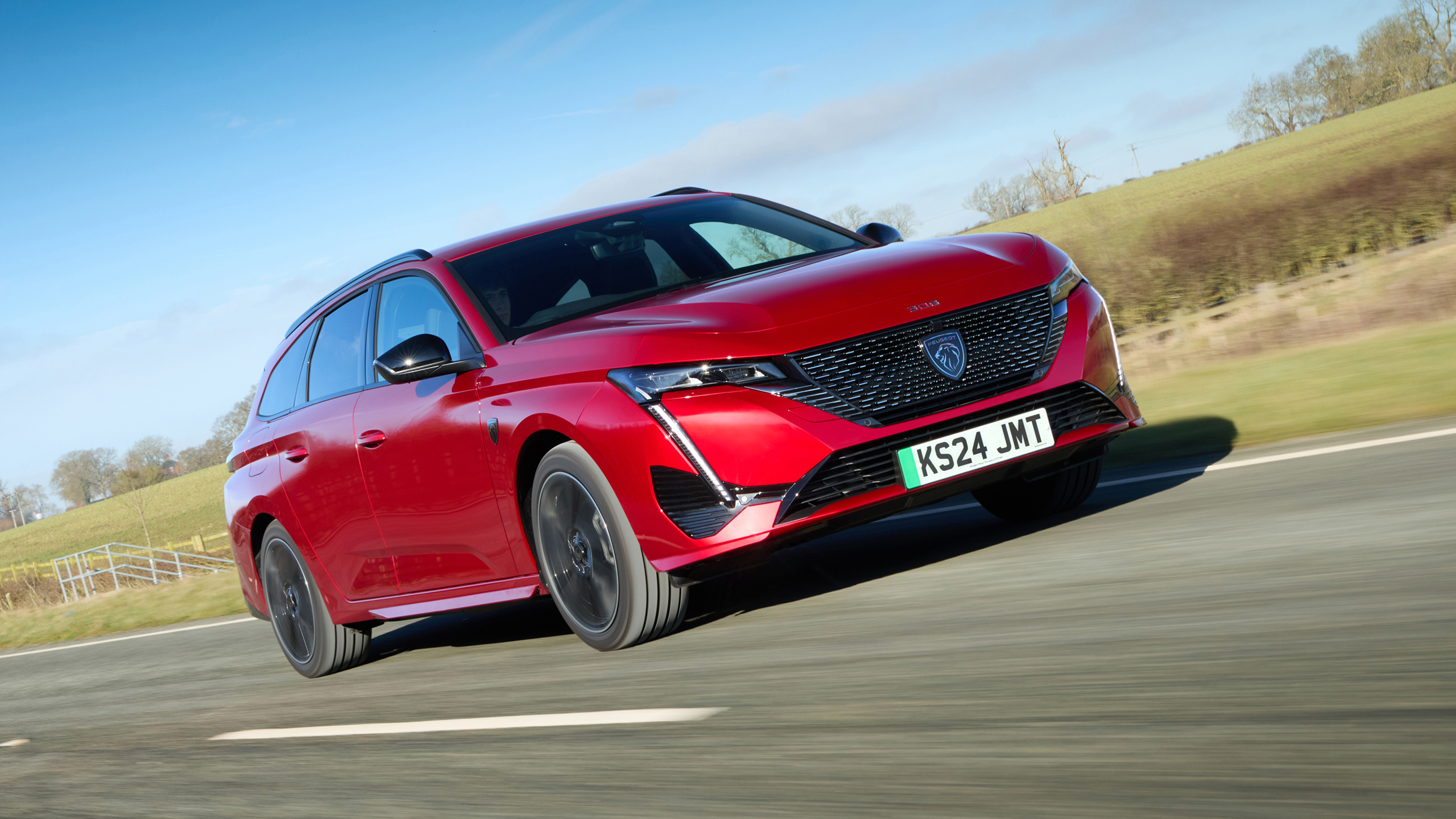 TopGear's Peugeot e-308 SW review