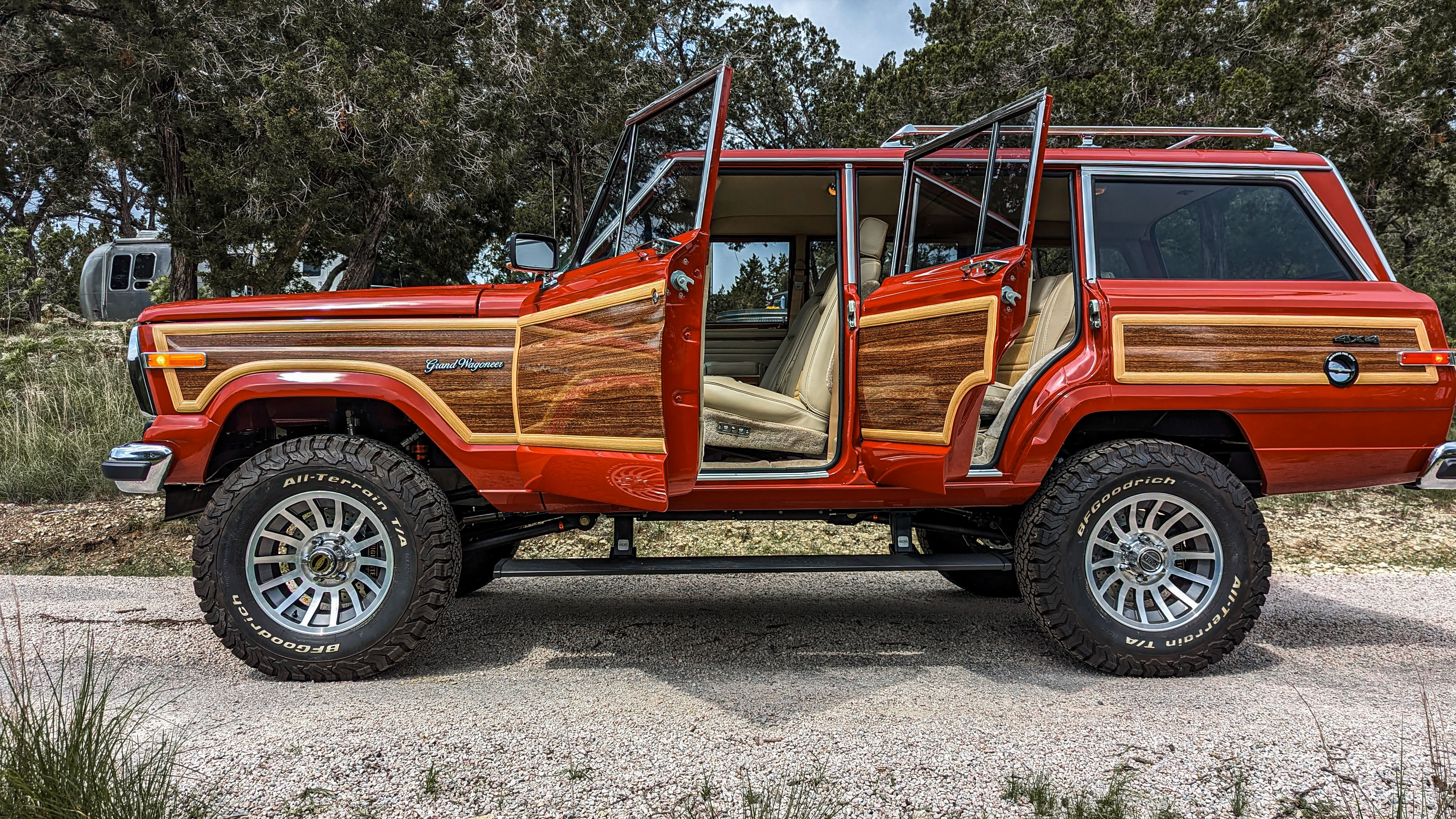 Jeep Grand Wagoneer